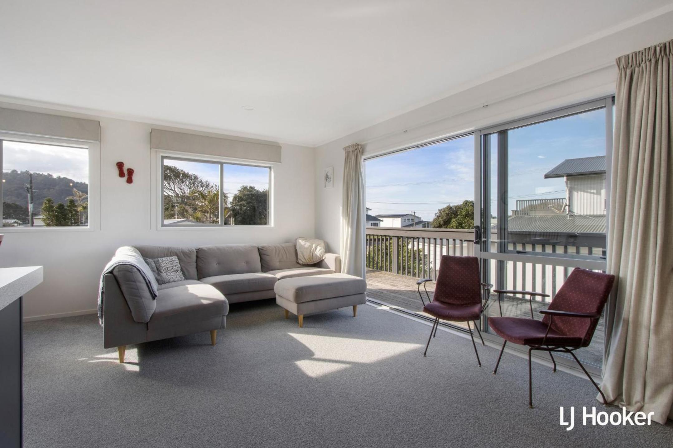 Beach Daze - Waihi Beach Holiday House view 4