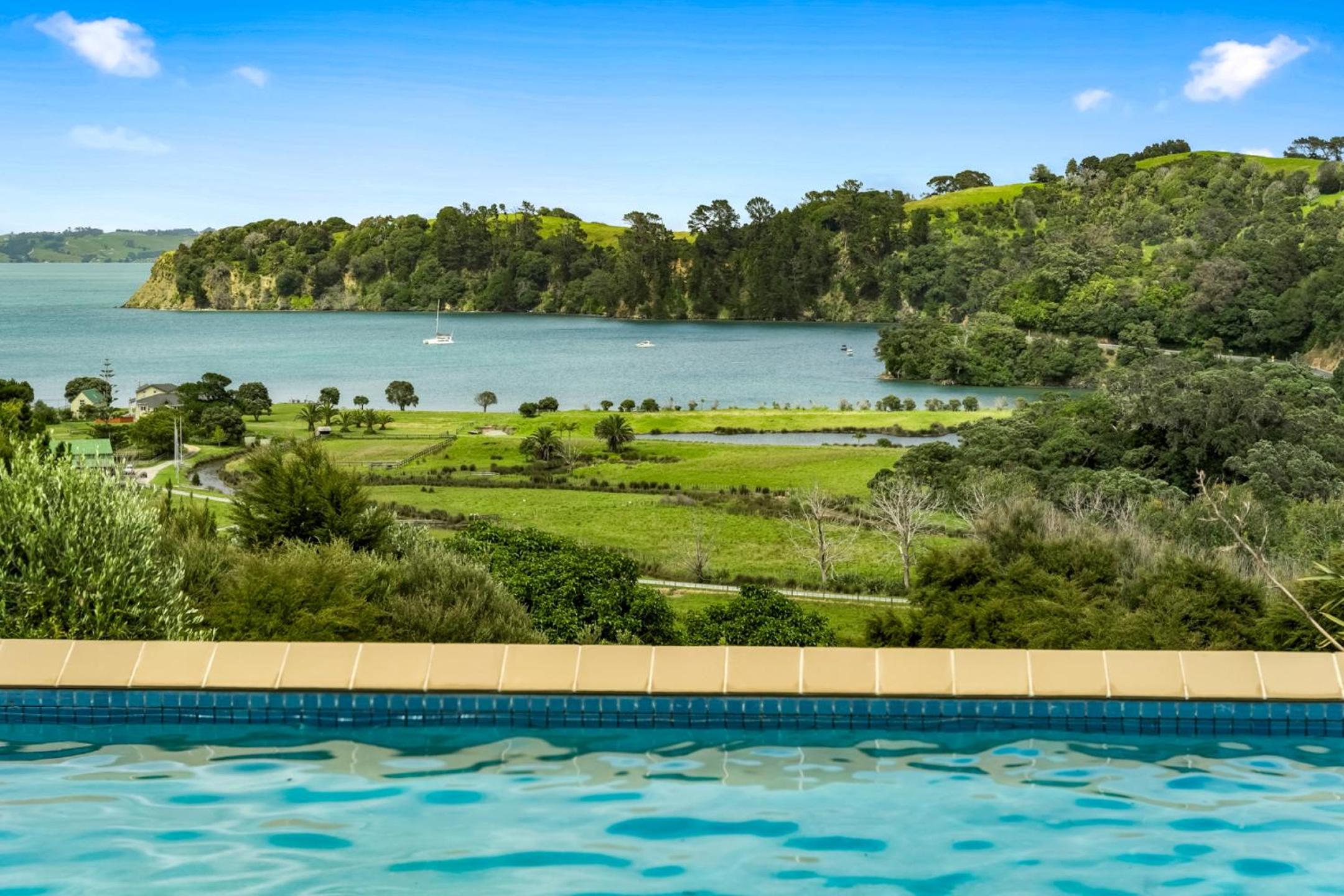 923 Takatu - Tawharanui Peninsular Holiday Home view 2