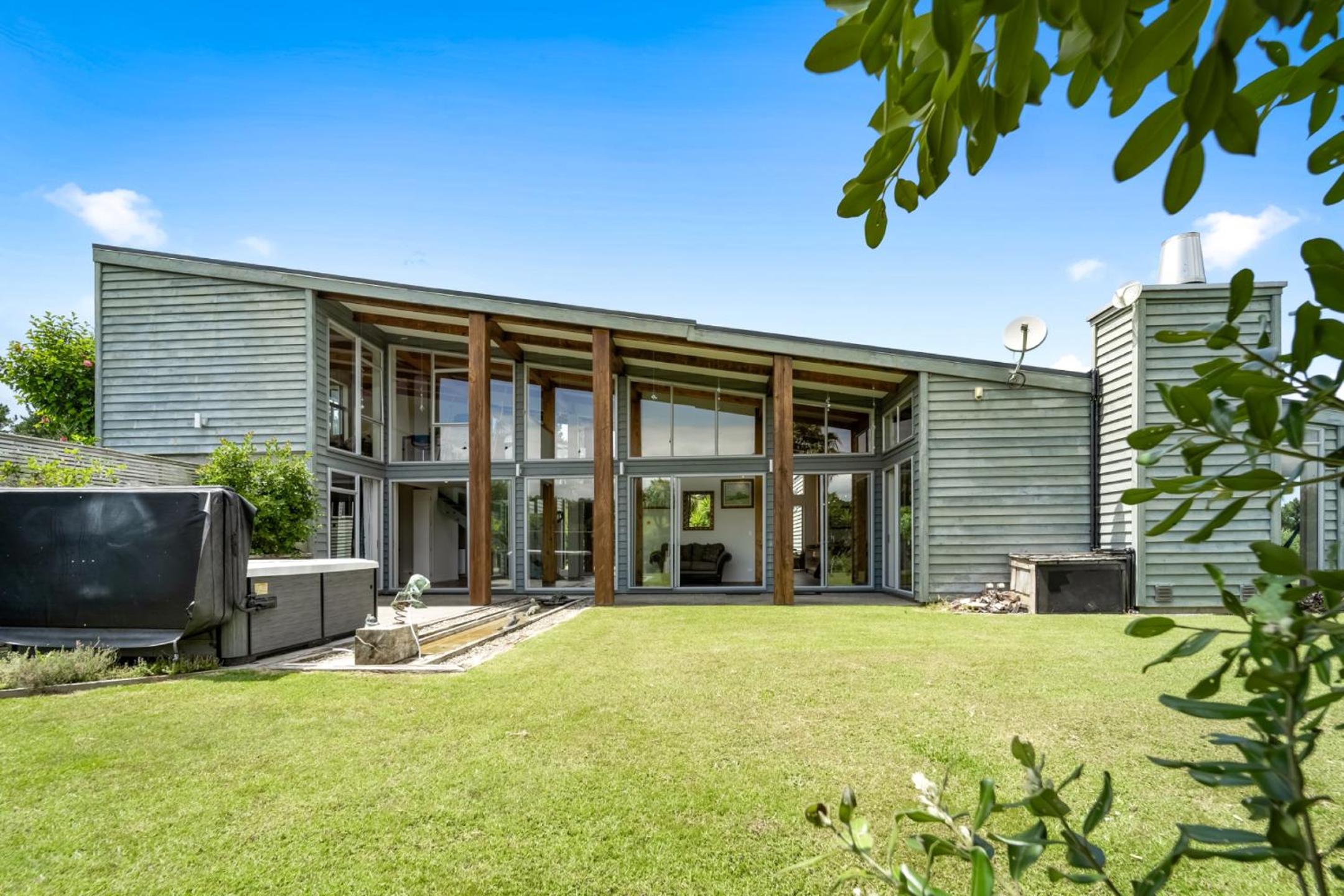 923 Takatu - Tawharanui Peninsular Holiday Home view 5