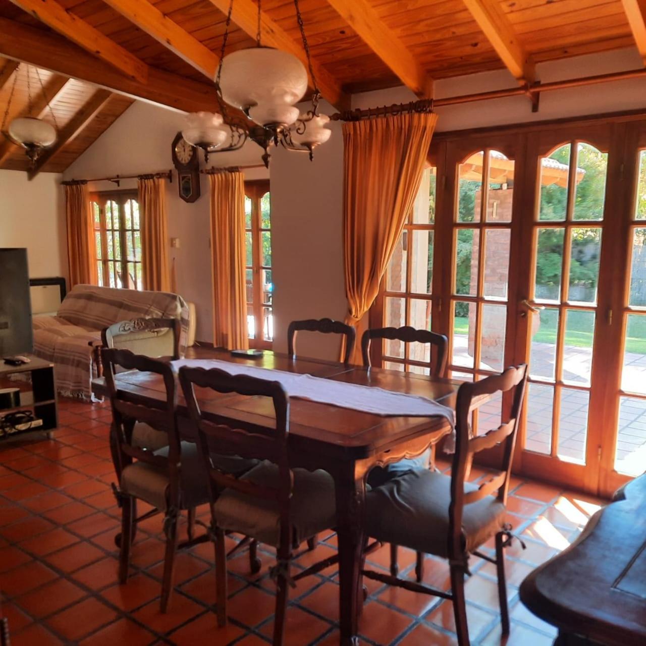 HERMOSA CASA en CHACRAS DE CORIA