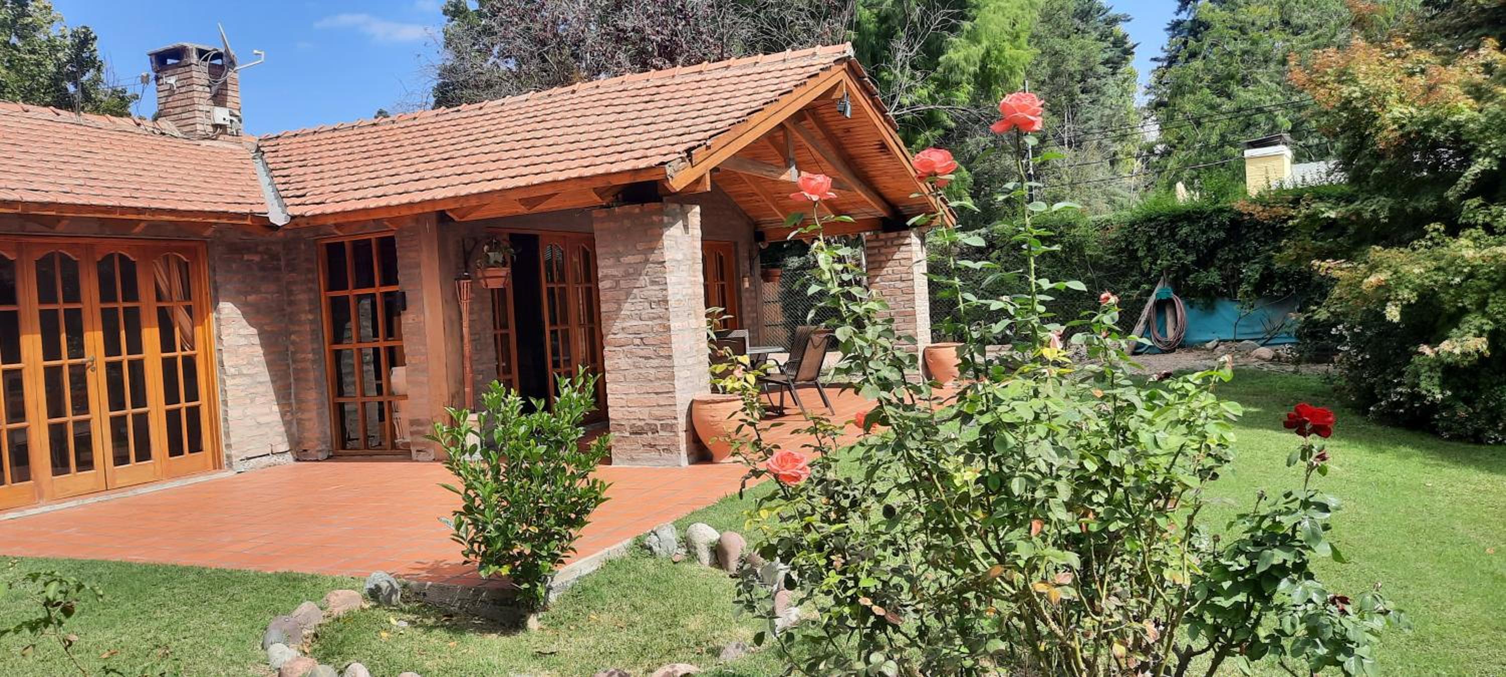 HERMOSA CASA en CHACRAS DE CORIA