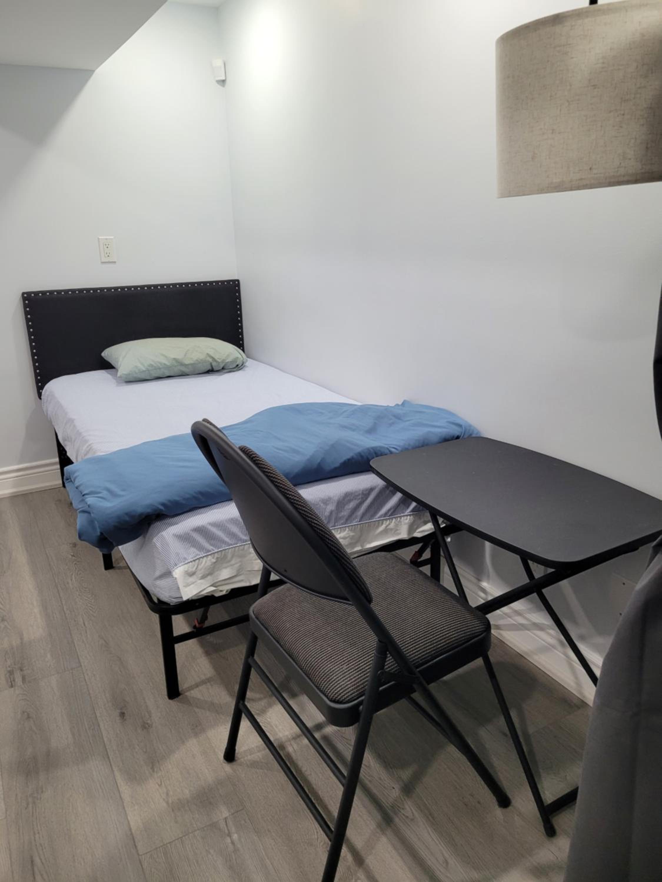 Cozy Room in a Quiet Neighbourhood