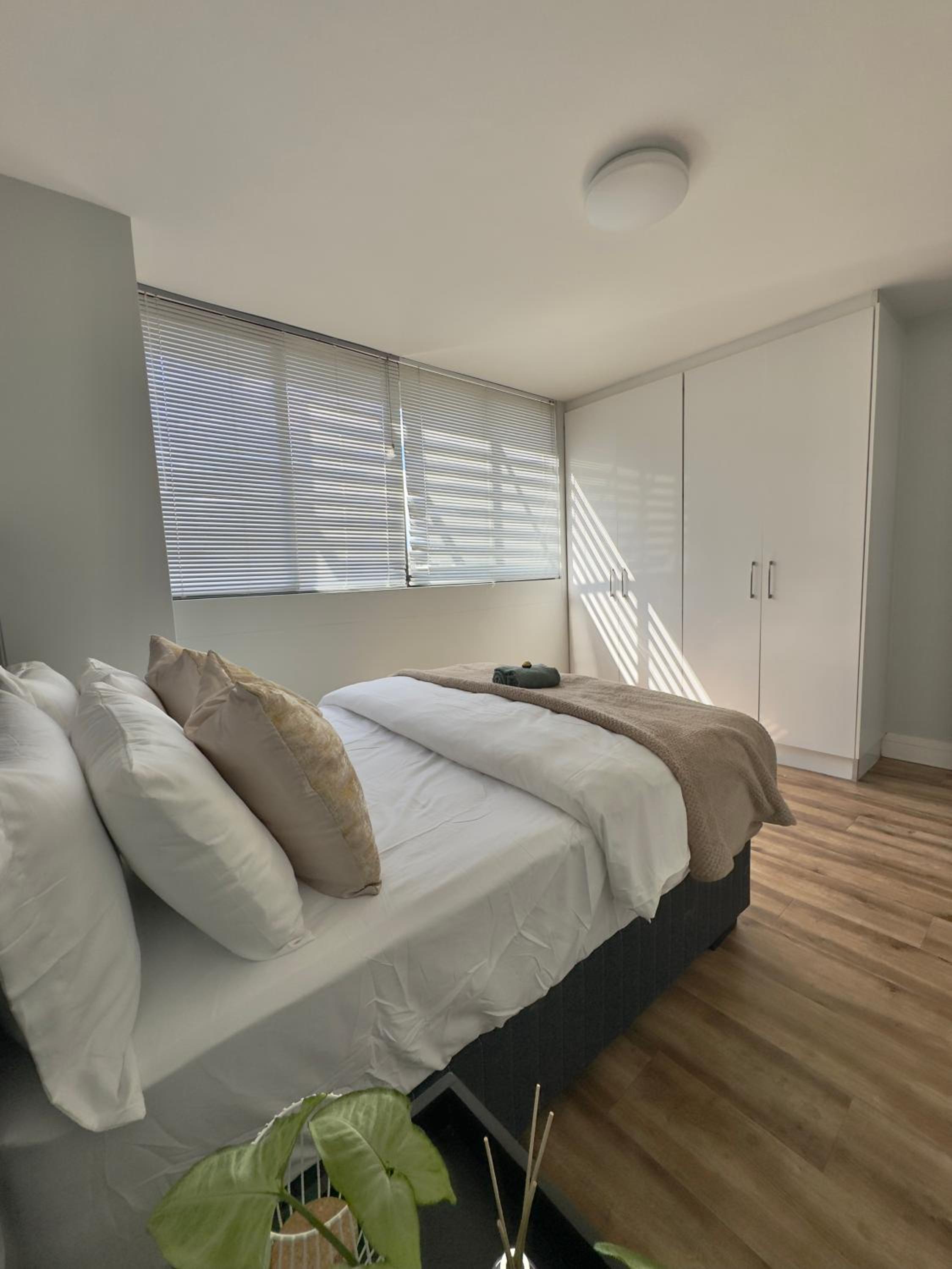 Gracelyn KJG CBD Gym & Pool Apartment at 77 on Independence view 4