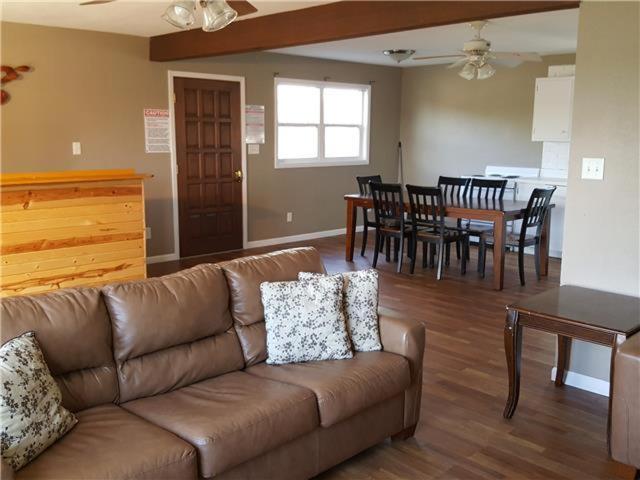 Beach House Sleep 20 with VIP pkg, Bachelor Parties Welcomed view 3