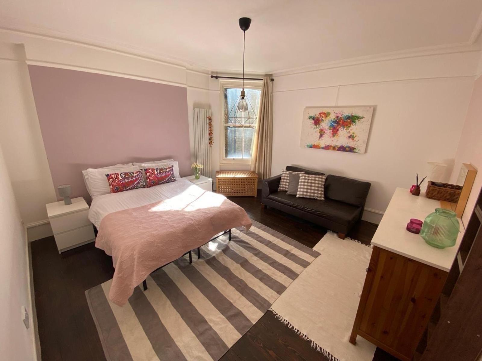 Spacious Flat in West Kensington