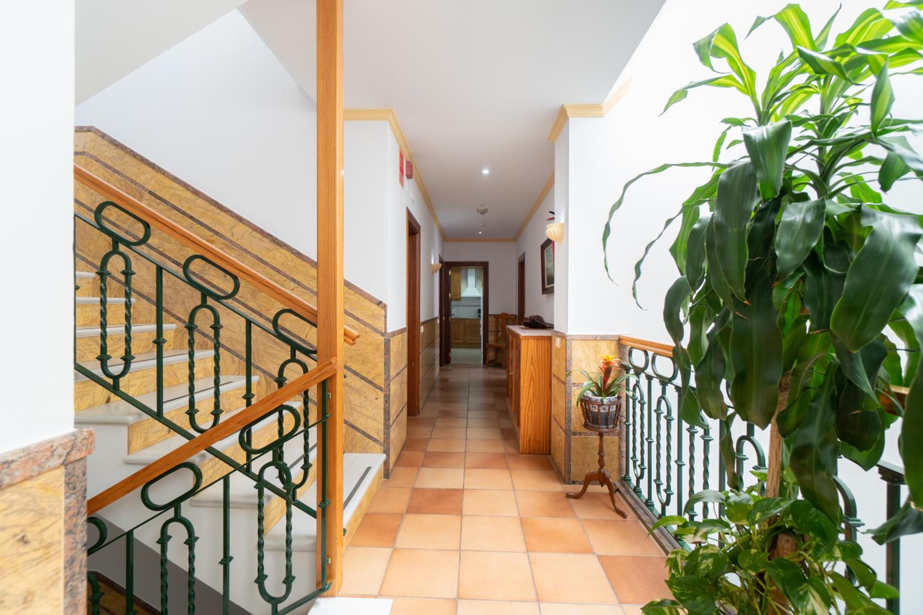 Apartamentos Leonor Carihuela