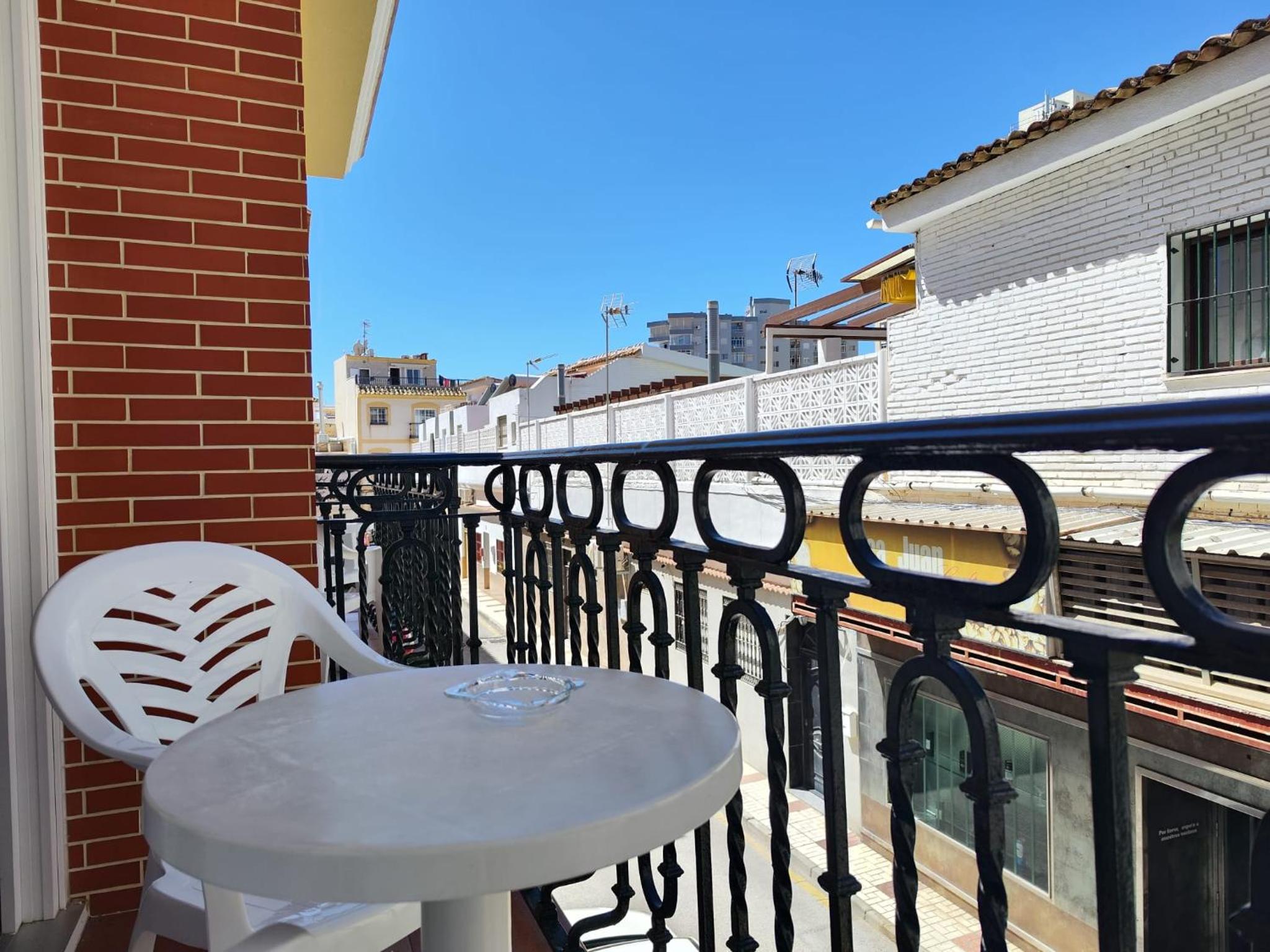 Apartamentos Leonor Carihuela