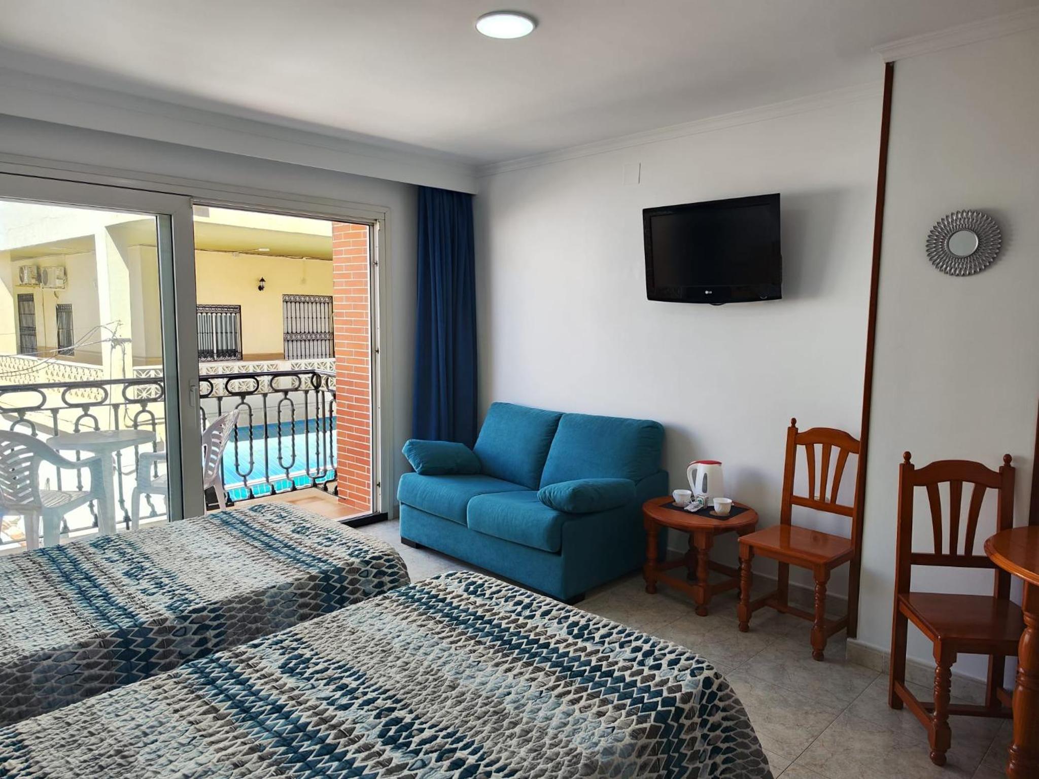 Apartamentos Leonor Carihuela