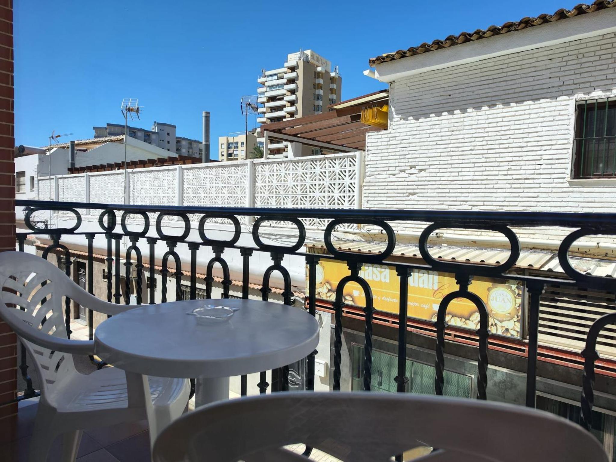 Apartamentos Leonor Carihuela