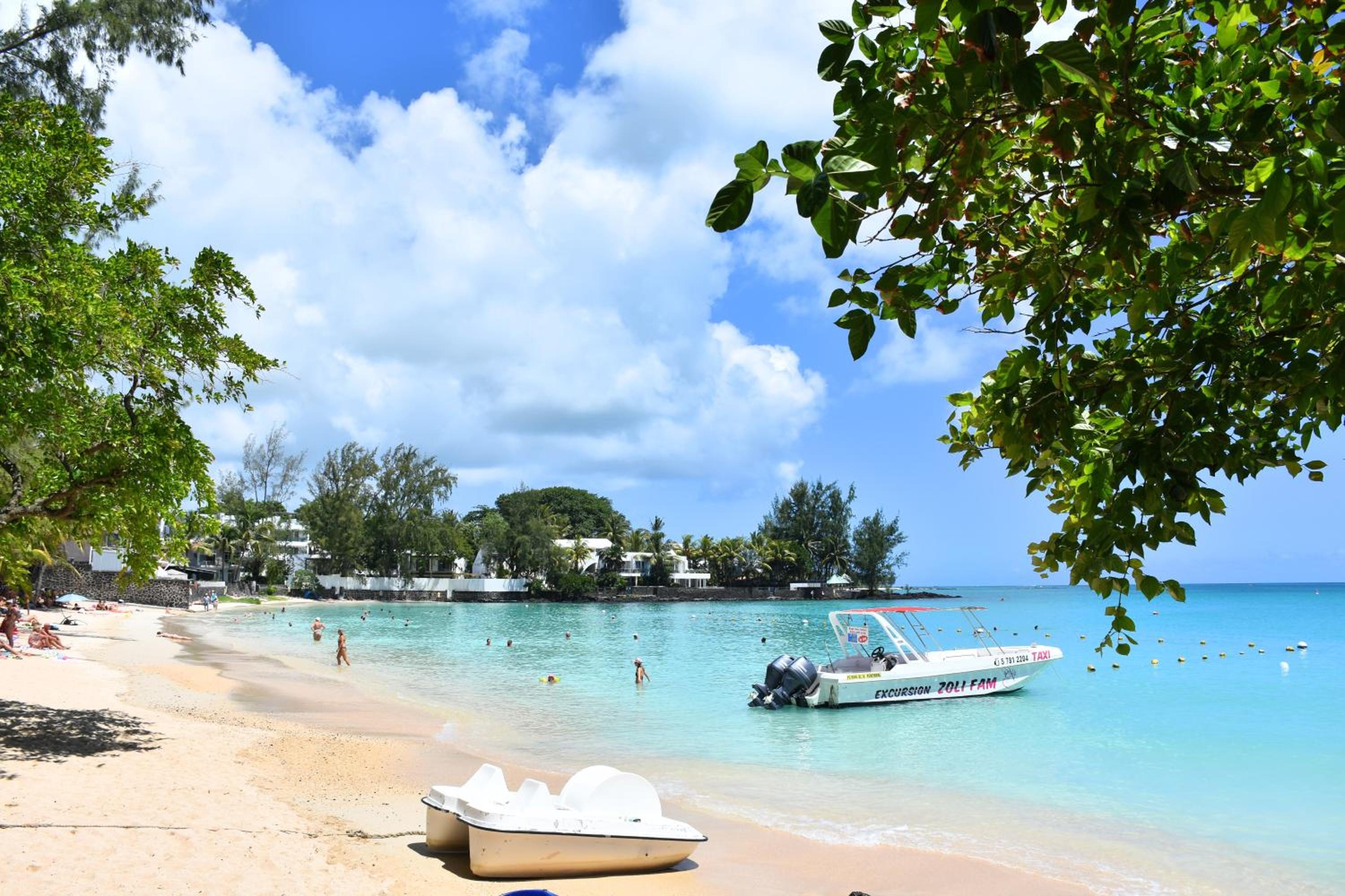 Couple Apartment near Pereybere Beach view 4