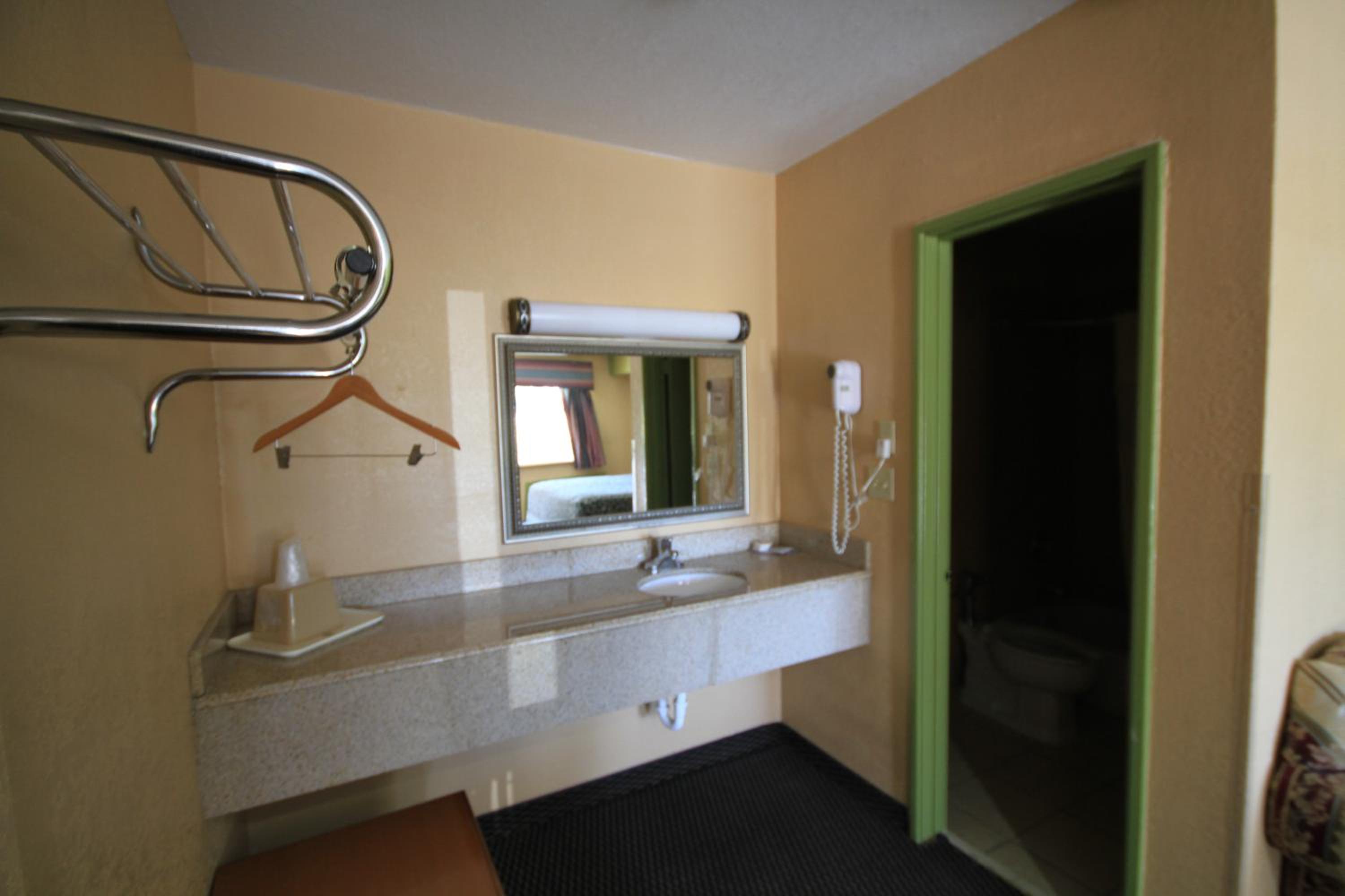 Holiday Terrace Motel