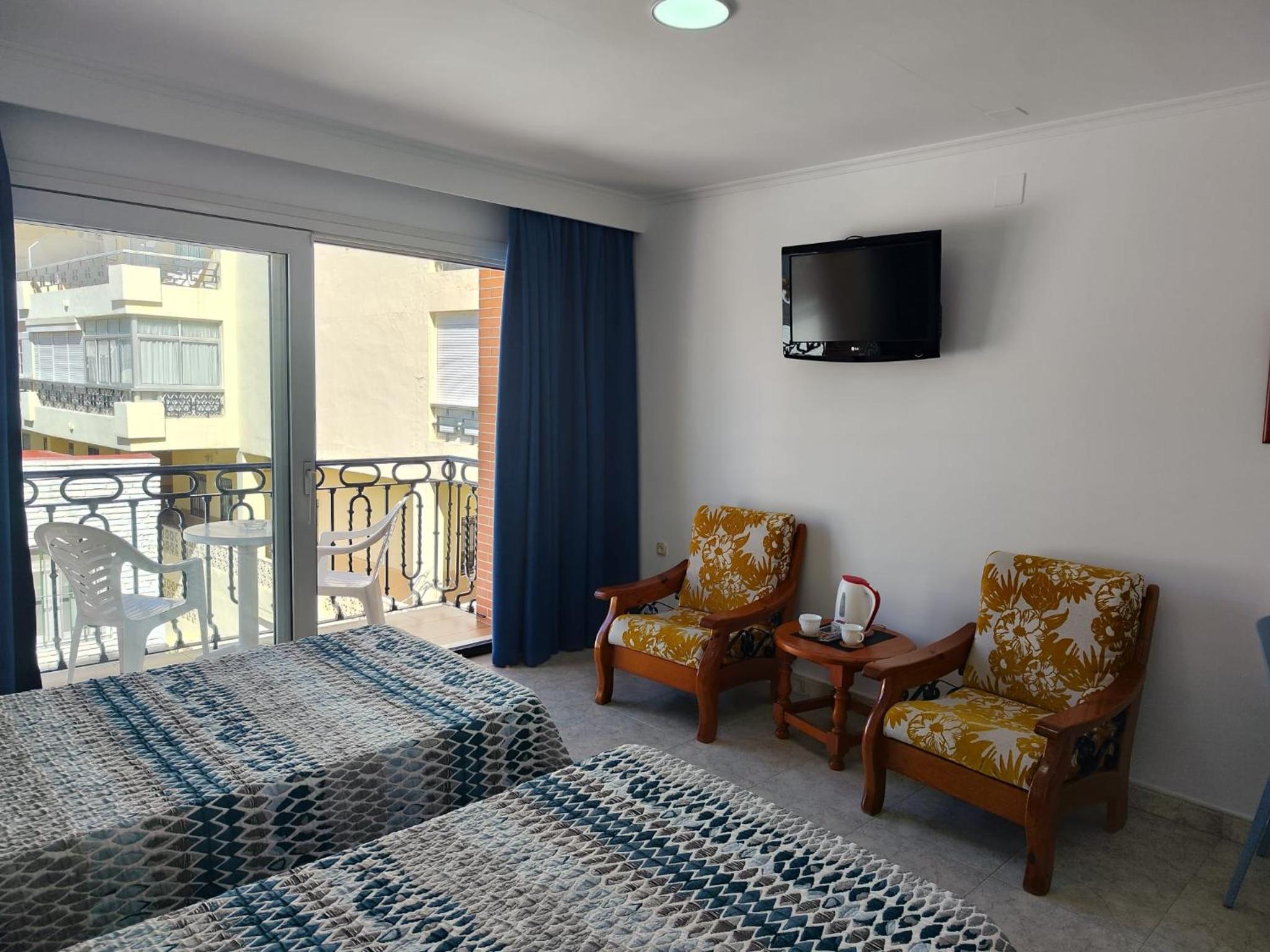 Apartamentos Leonor Carihuela