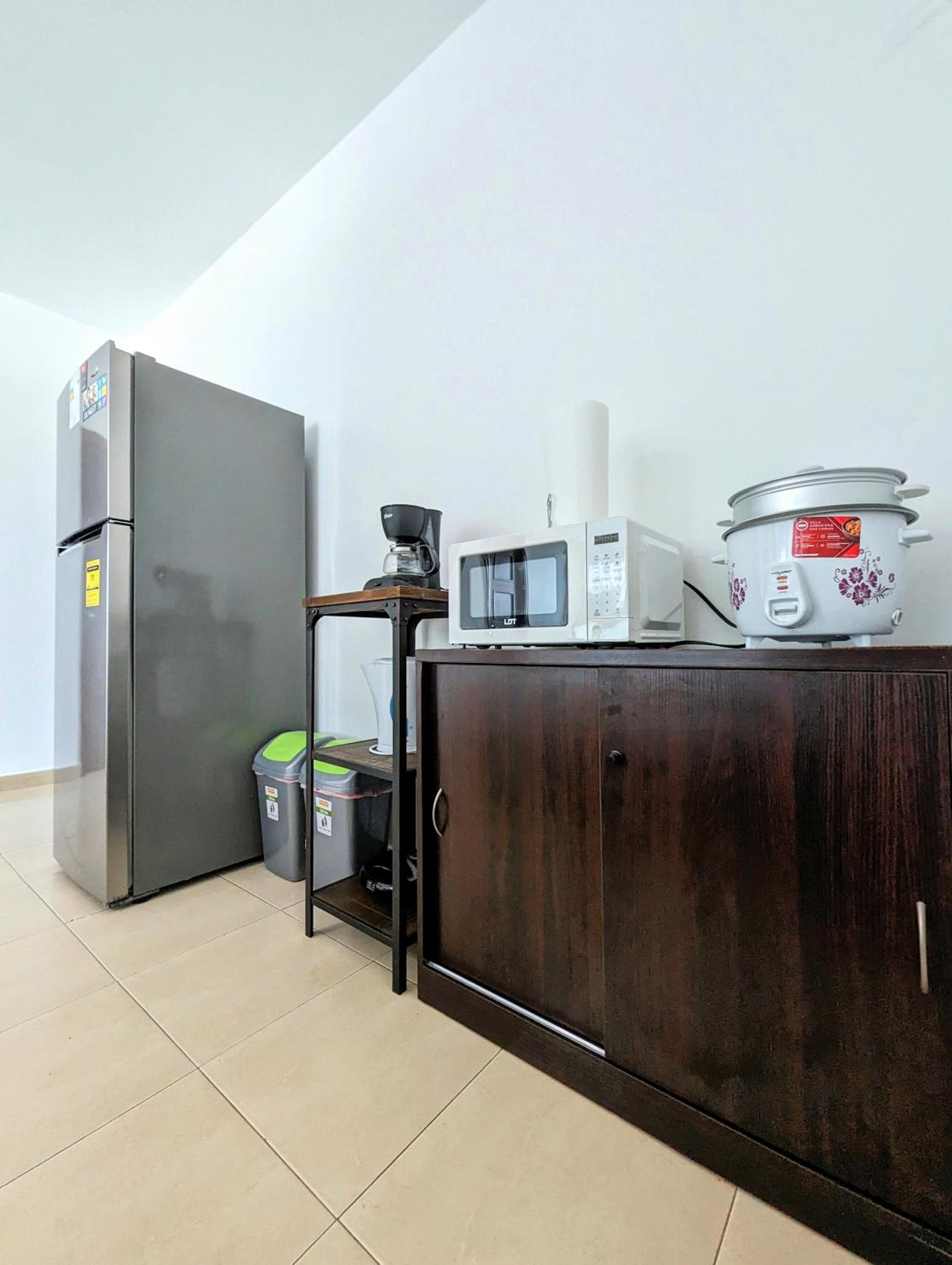 Yc 701-B l Habitacion en av Balboa view 3