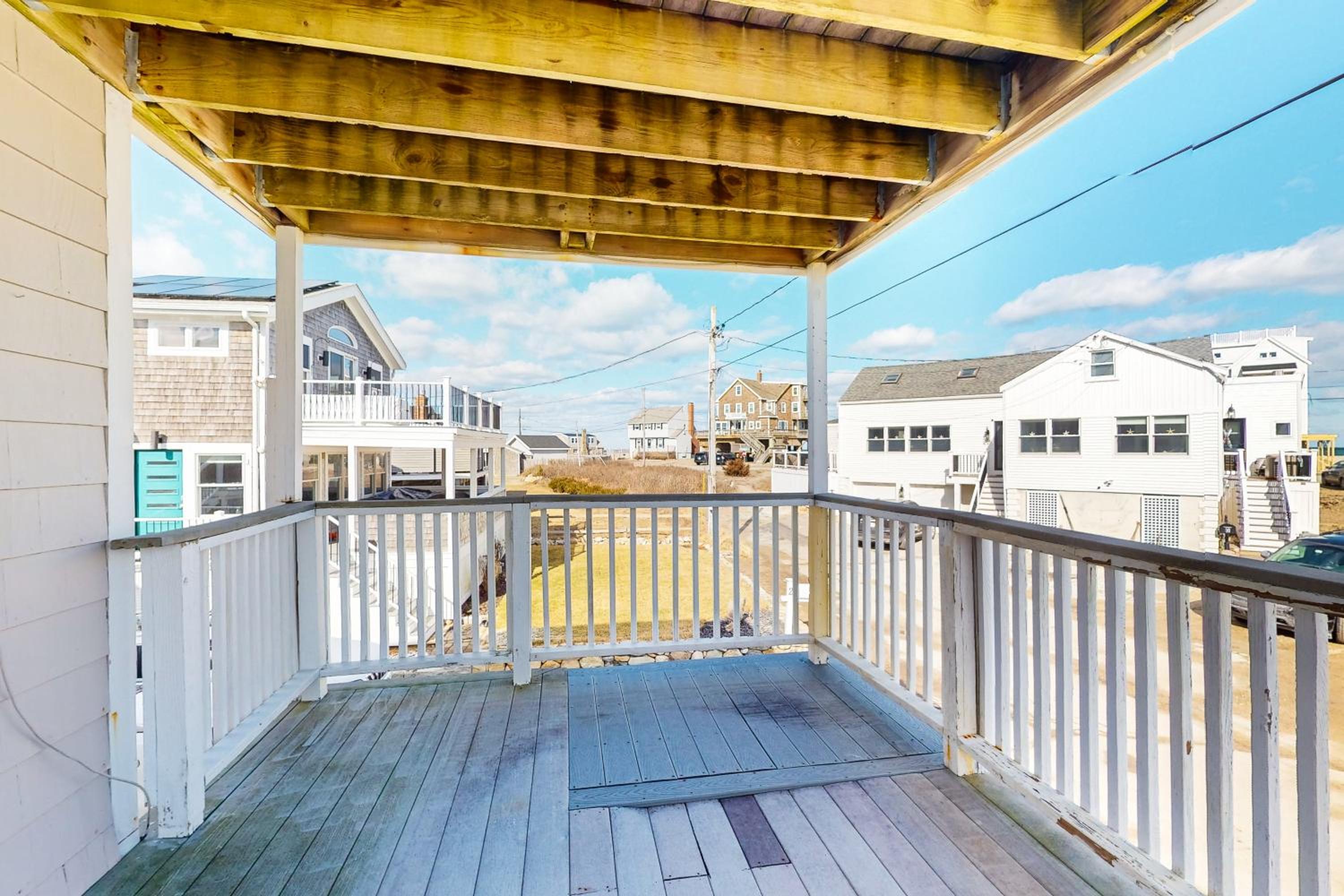 Walk to Scituate Beach! Dog-Friendly Group Getaway