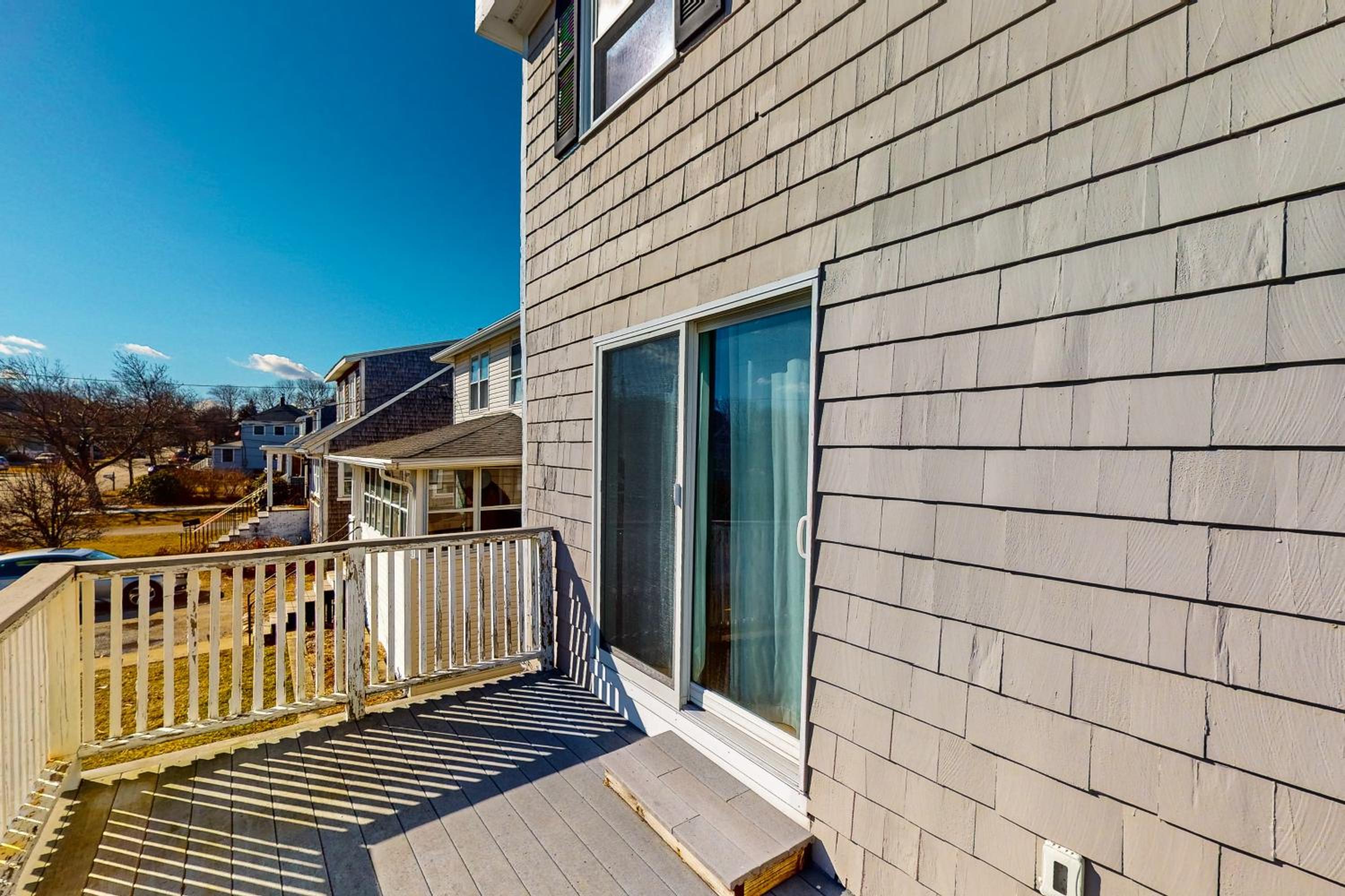 Walk to Scituate Beach! Dog-Friendly Group Getaway