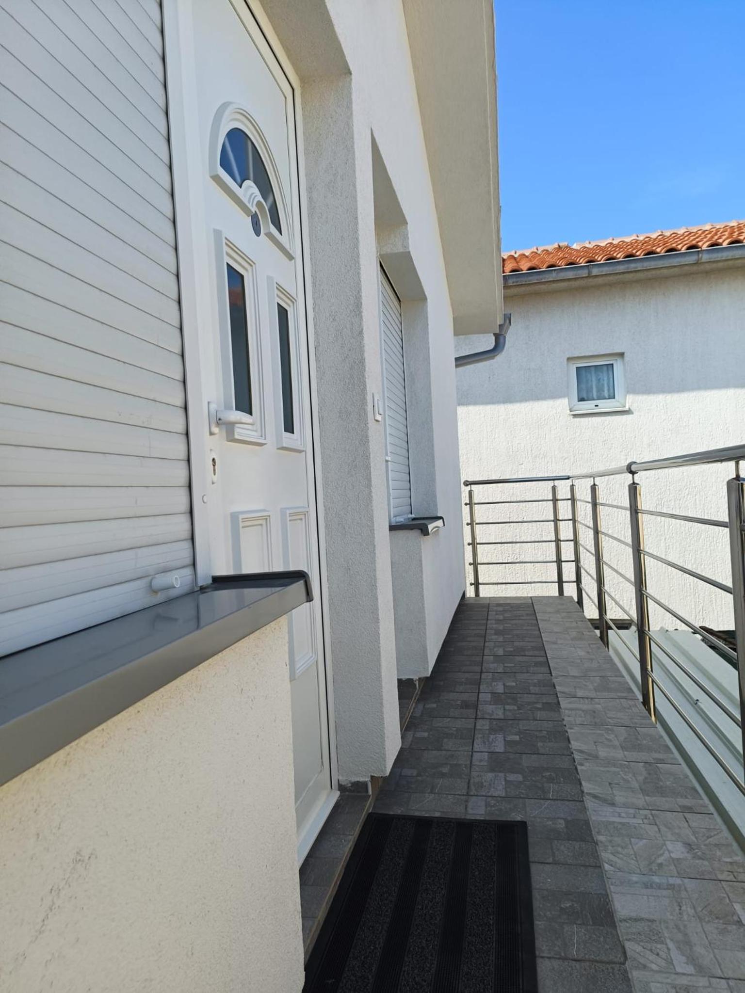 Apartments Rocky Vir