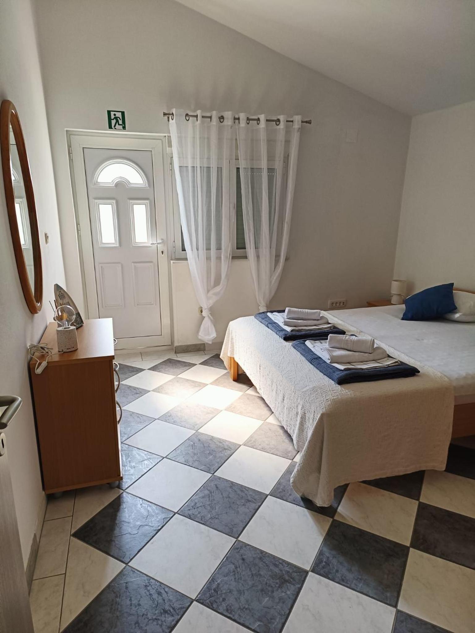 Apartments Rocky Vir