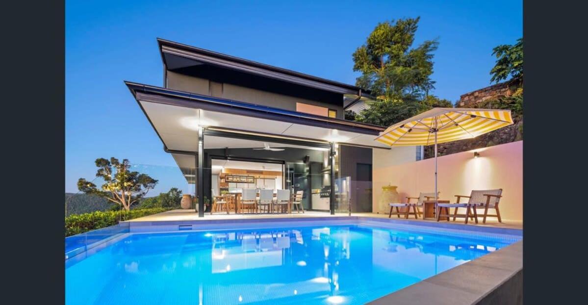 'Whitsunday Blue' Luxury Home with Ocean Views