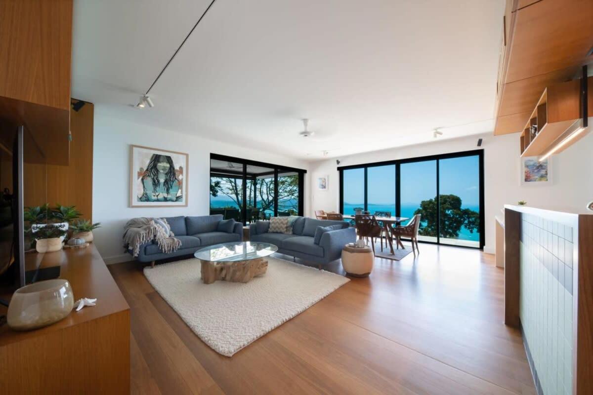'Whitsunday Blue' Luxury Home with Ocean Views