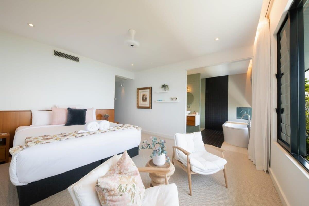 'Whitsunday Blue' Luxury Home with Ocean Views