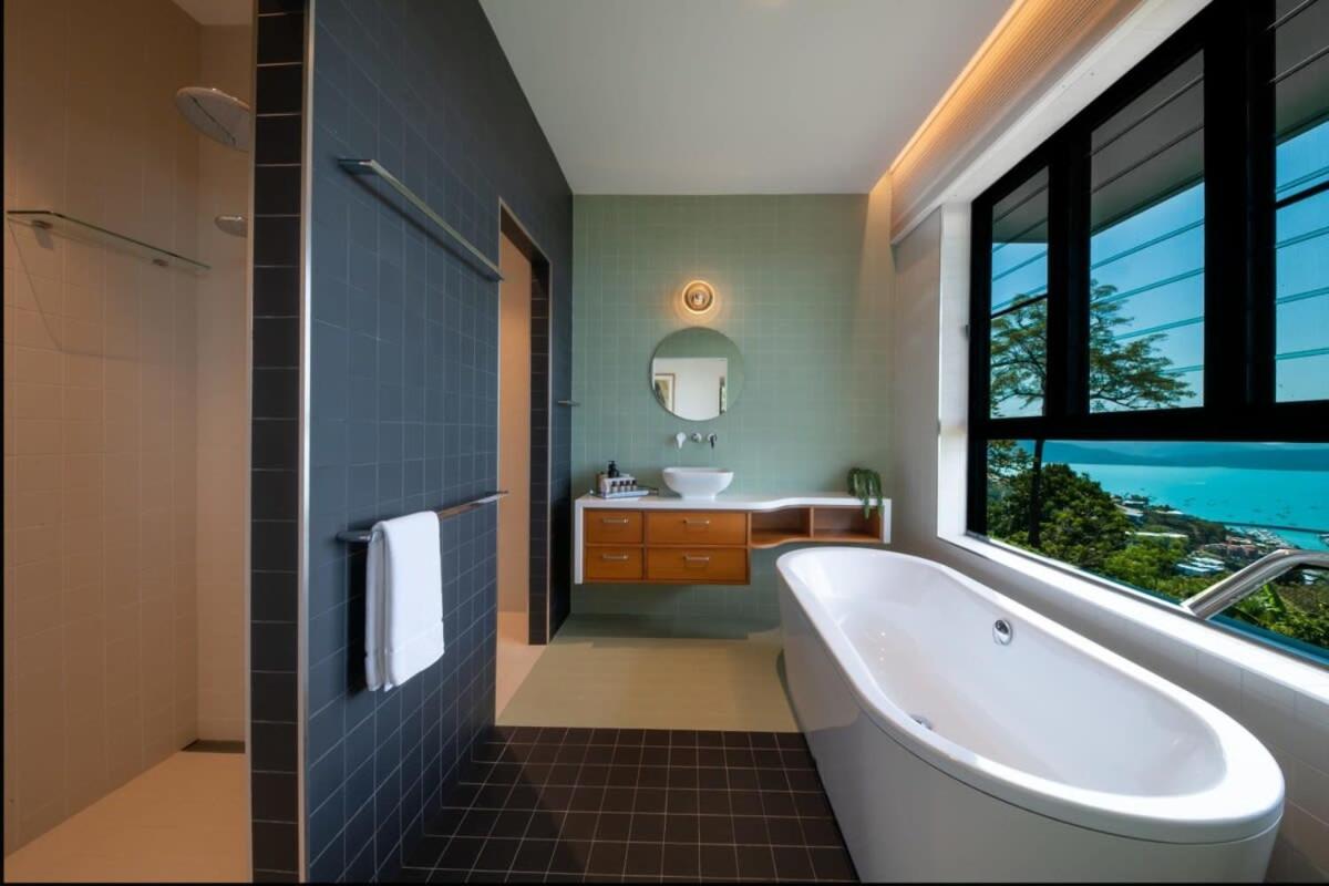 'Whitsunday Blue' Luxury Home with Ocean Views