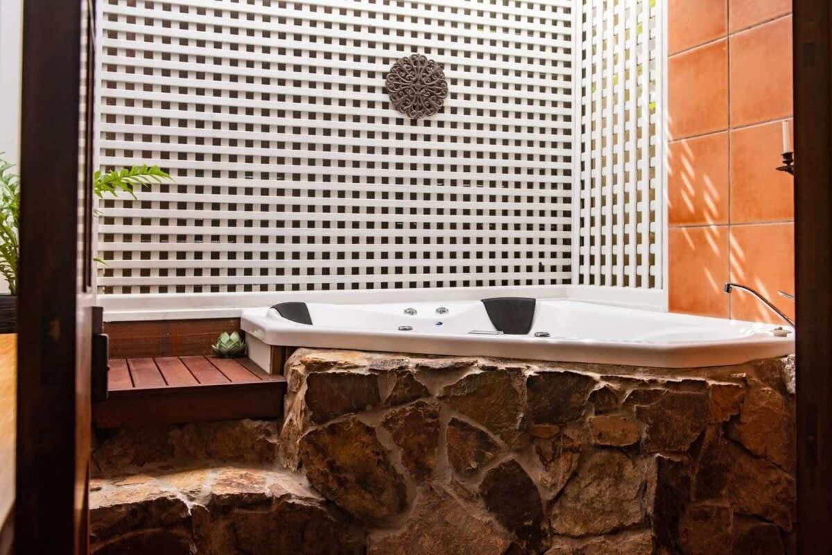 Day Dreaming - Mazlin House