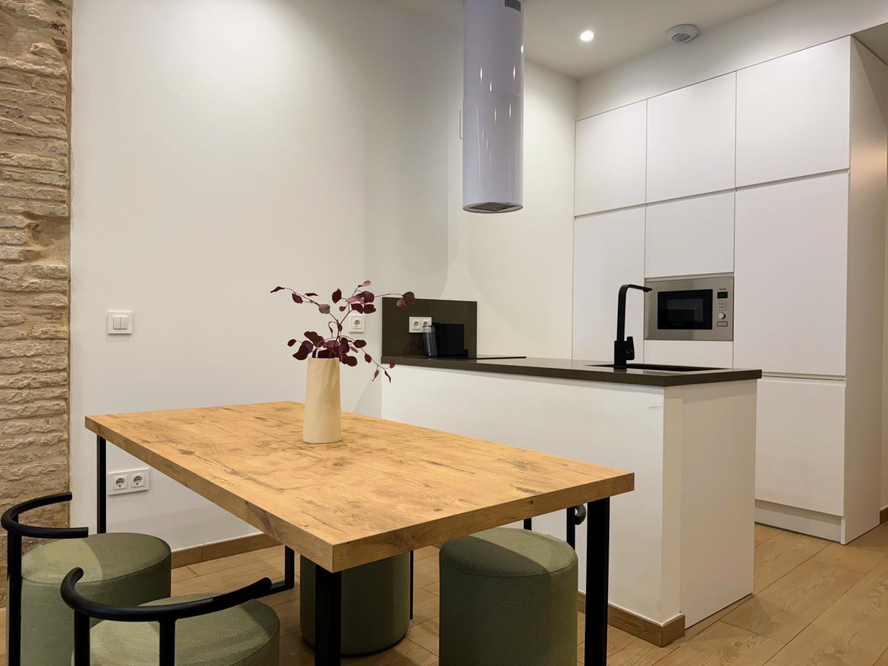Redes Royale Apartments by Misterhost