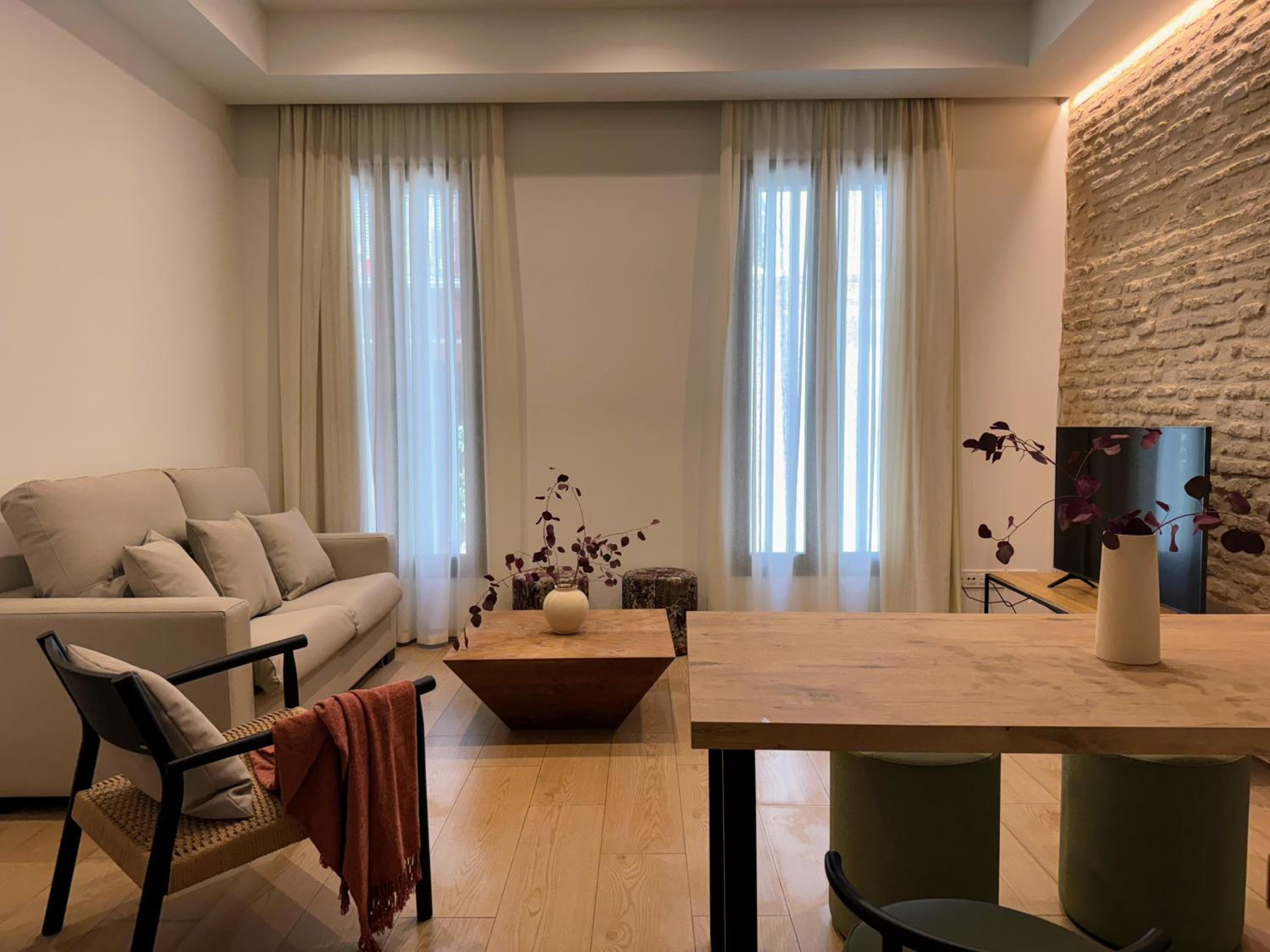 Redes Royale Apartments by Misterhost