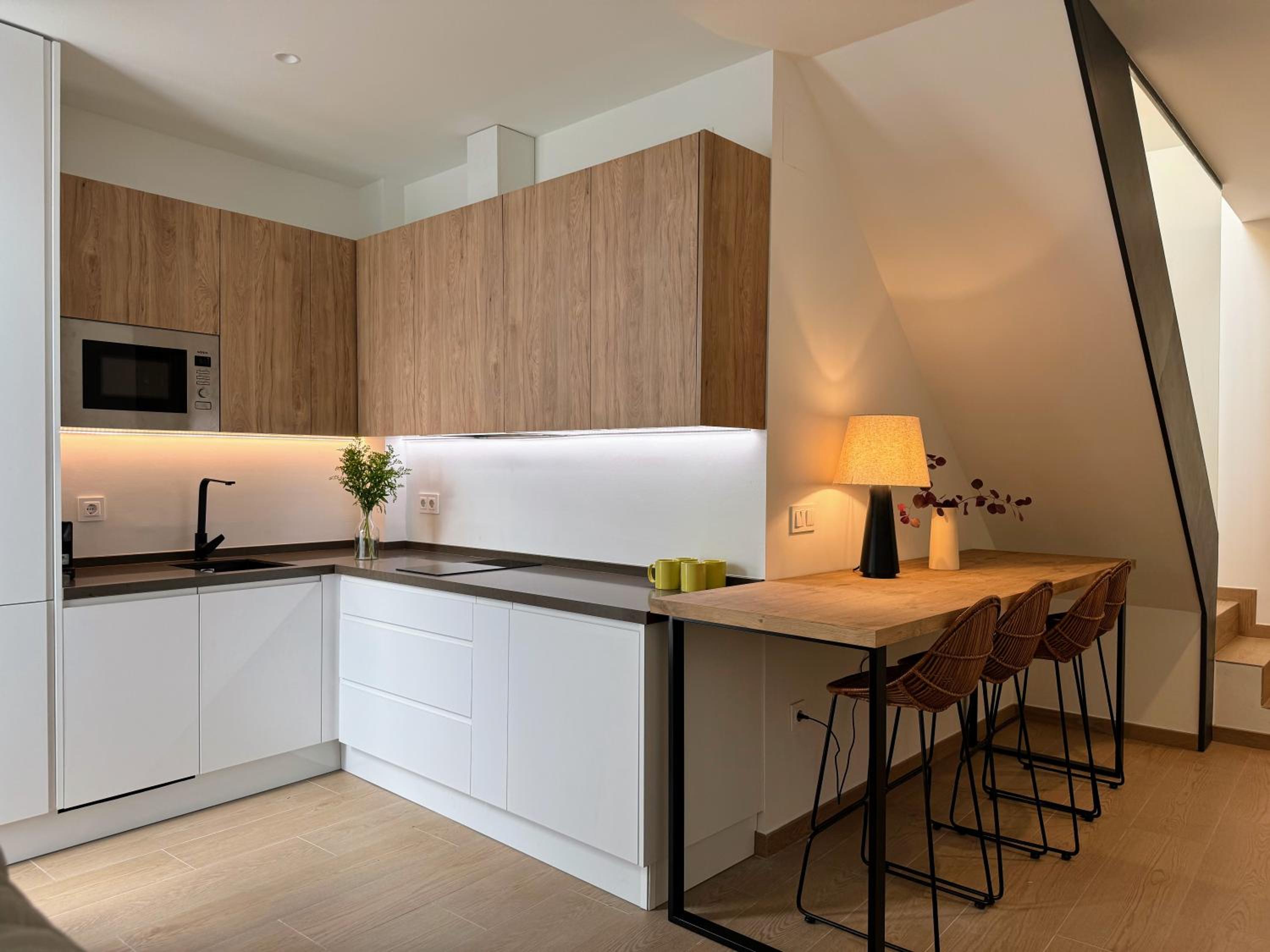 Redes Royale Apartments by Misterhost