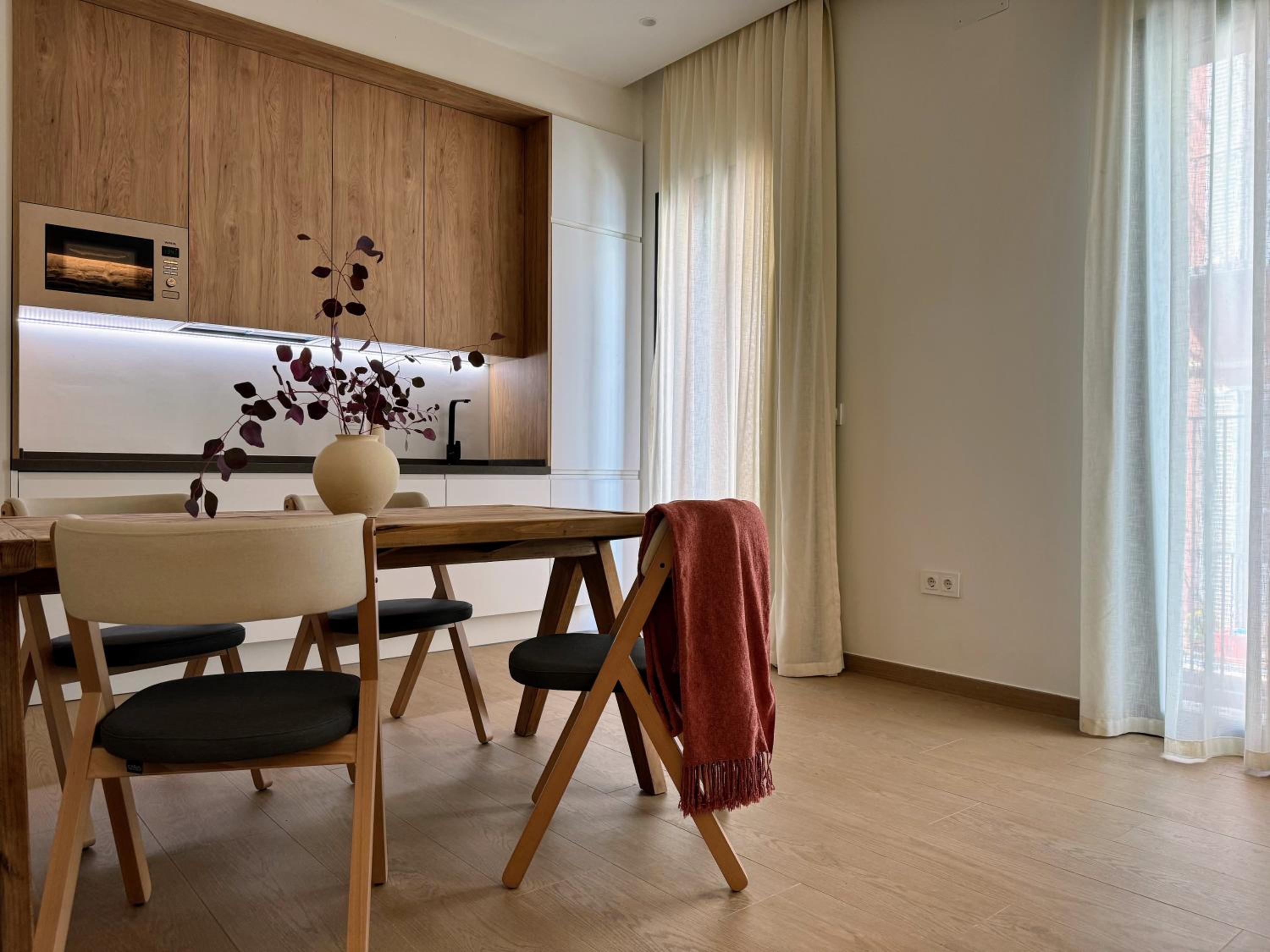 Redes Royale Apartments by Misterhost