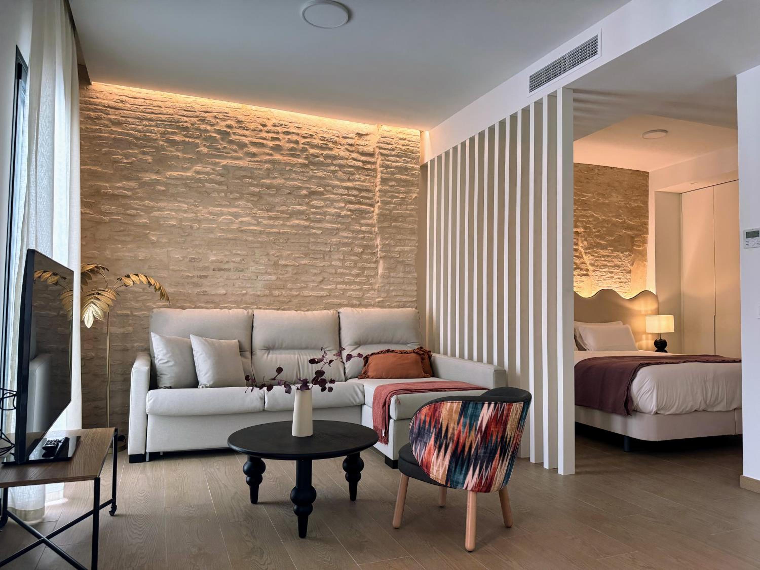 Redes Royale Apartments by Misterhost