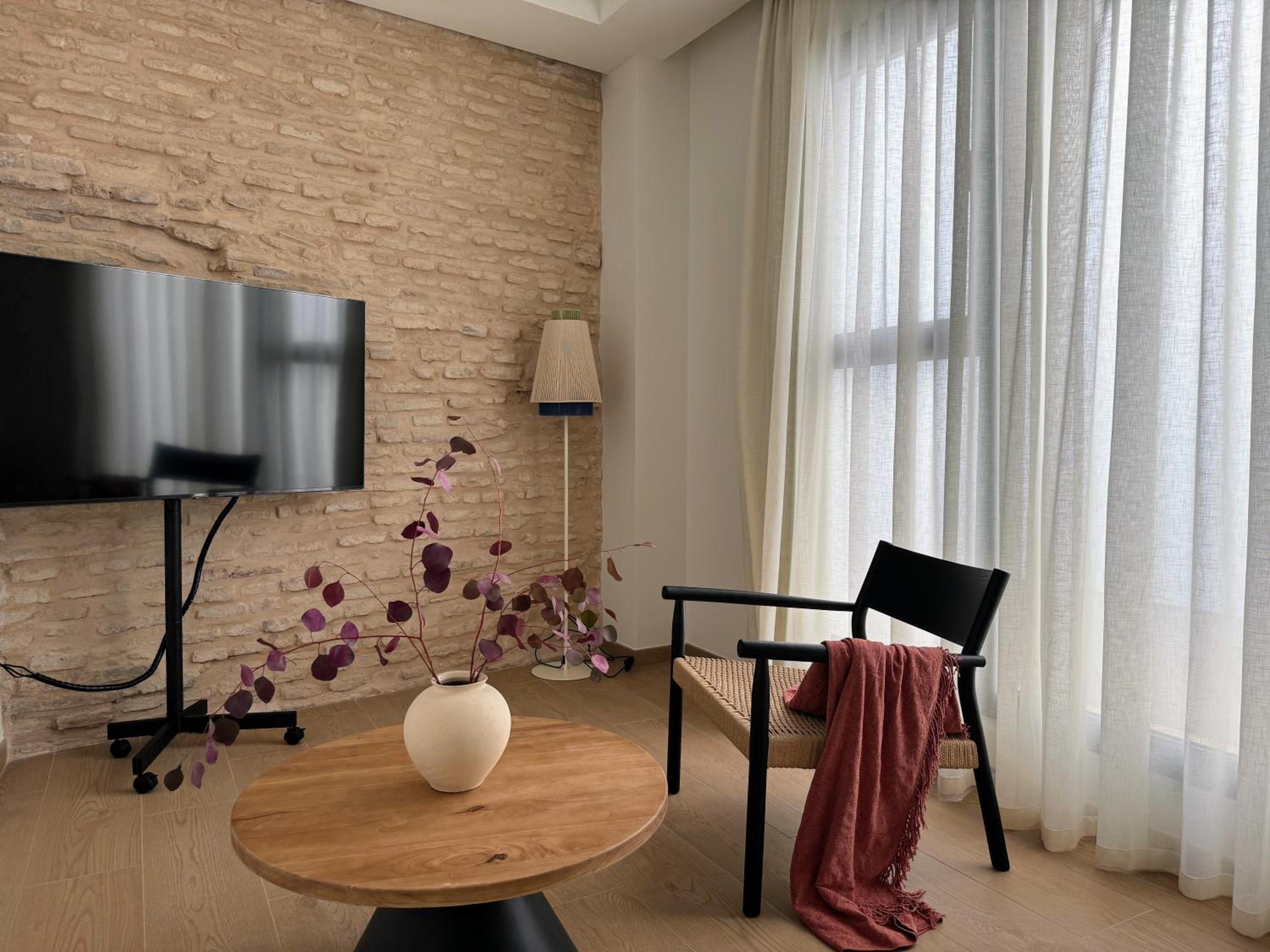 Redes Royale Apartments by Misterhost