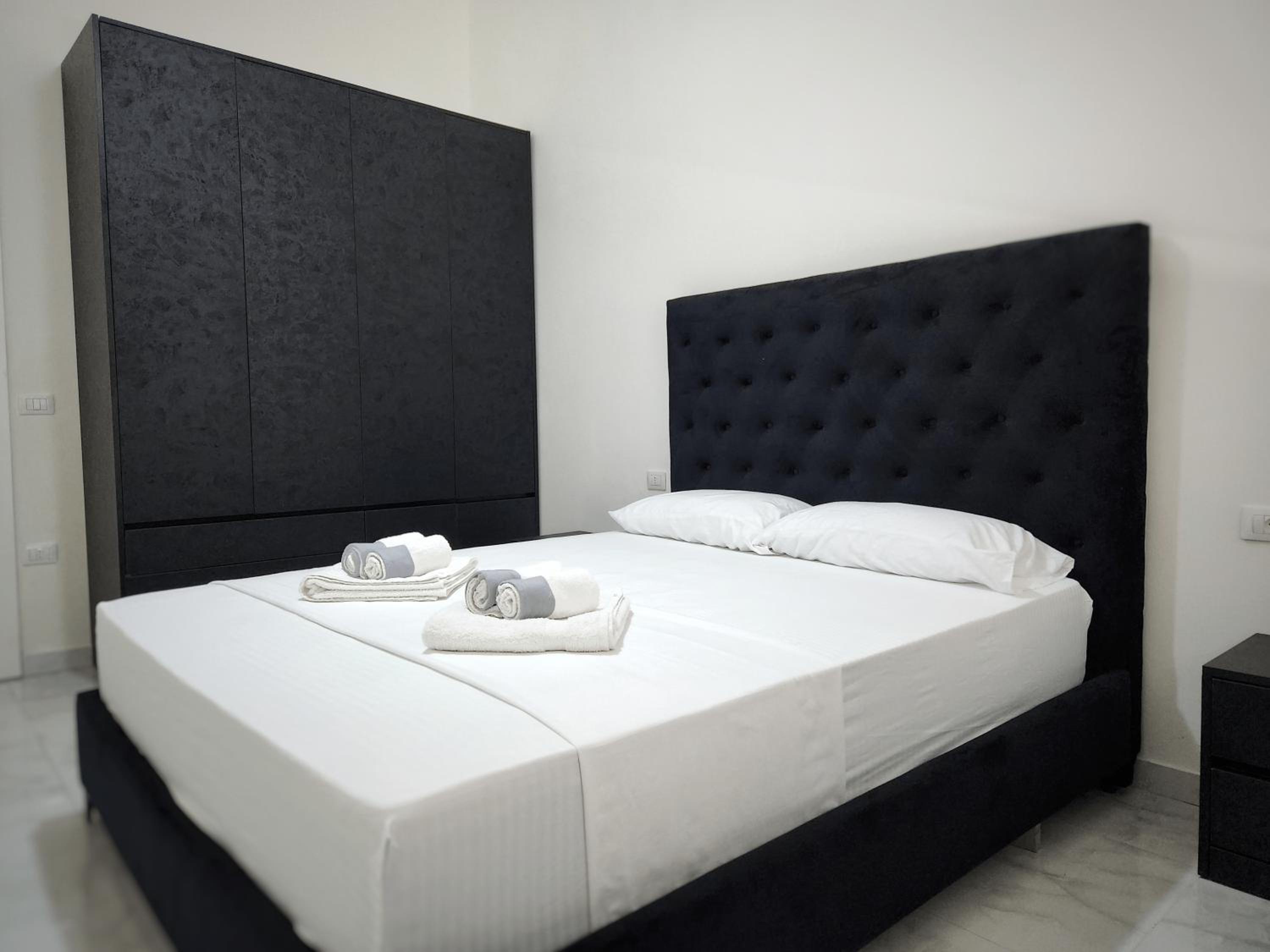 Luxury and Cozy Apartments 200 Meters from the Beach, 50 Meters from Marina Bay Luxury resort