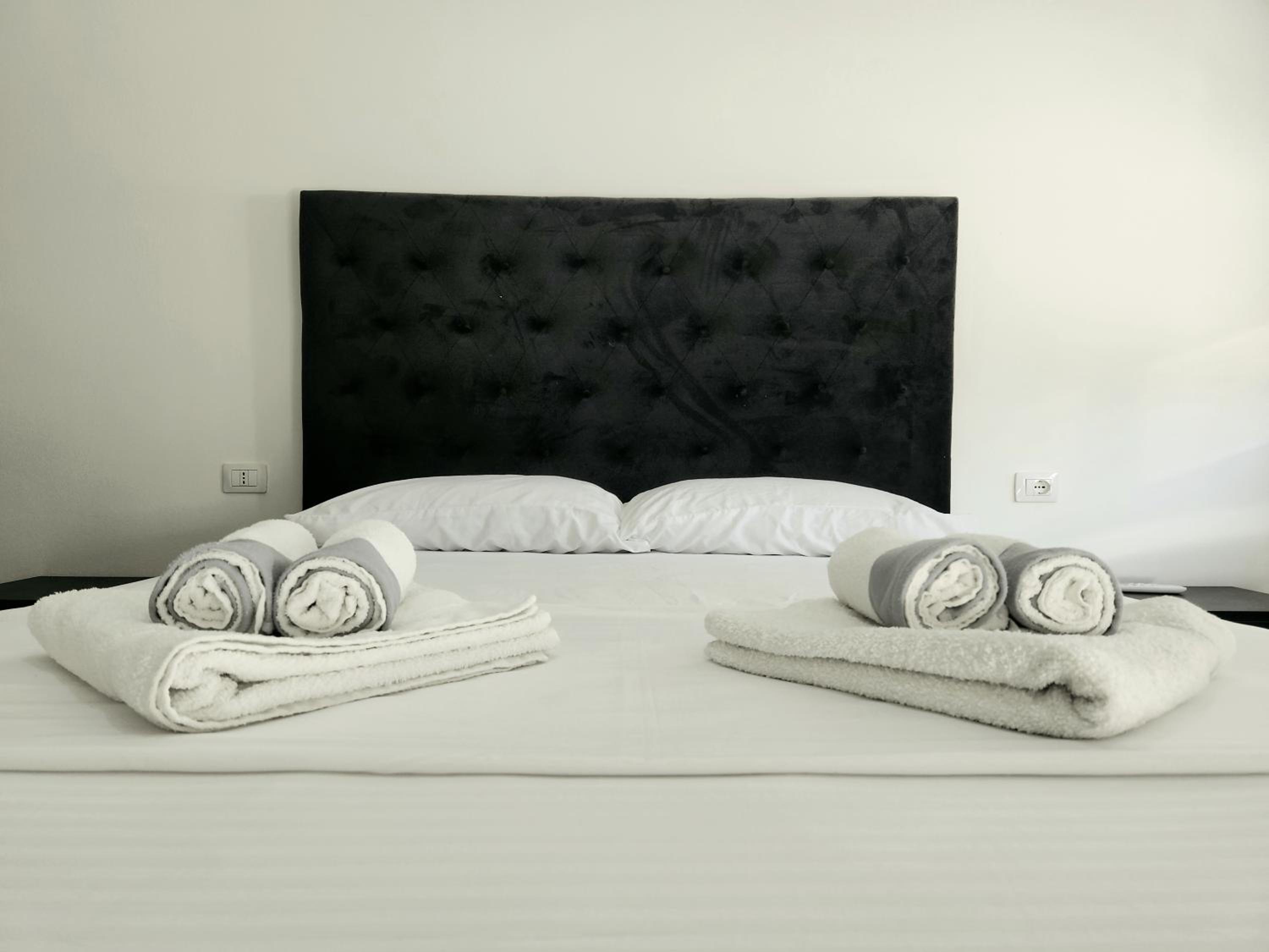Luxury and Cozy Apartments 200 Meters from the Beach, 50 Meters from Marina Bay Luxury resort