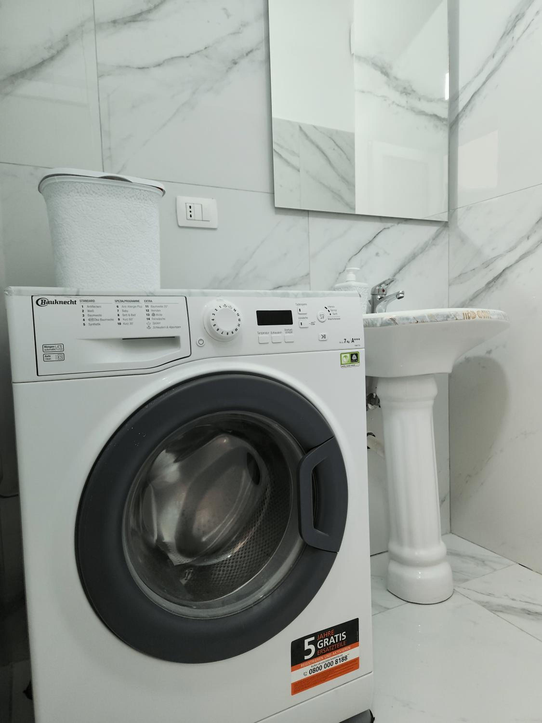 Luxury and Cozy Apartments 200 Meters from the Beach, 50 Meters from Marina Bay Luxury resort