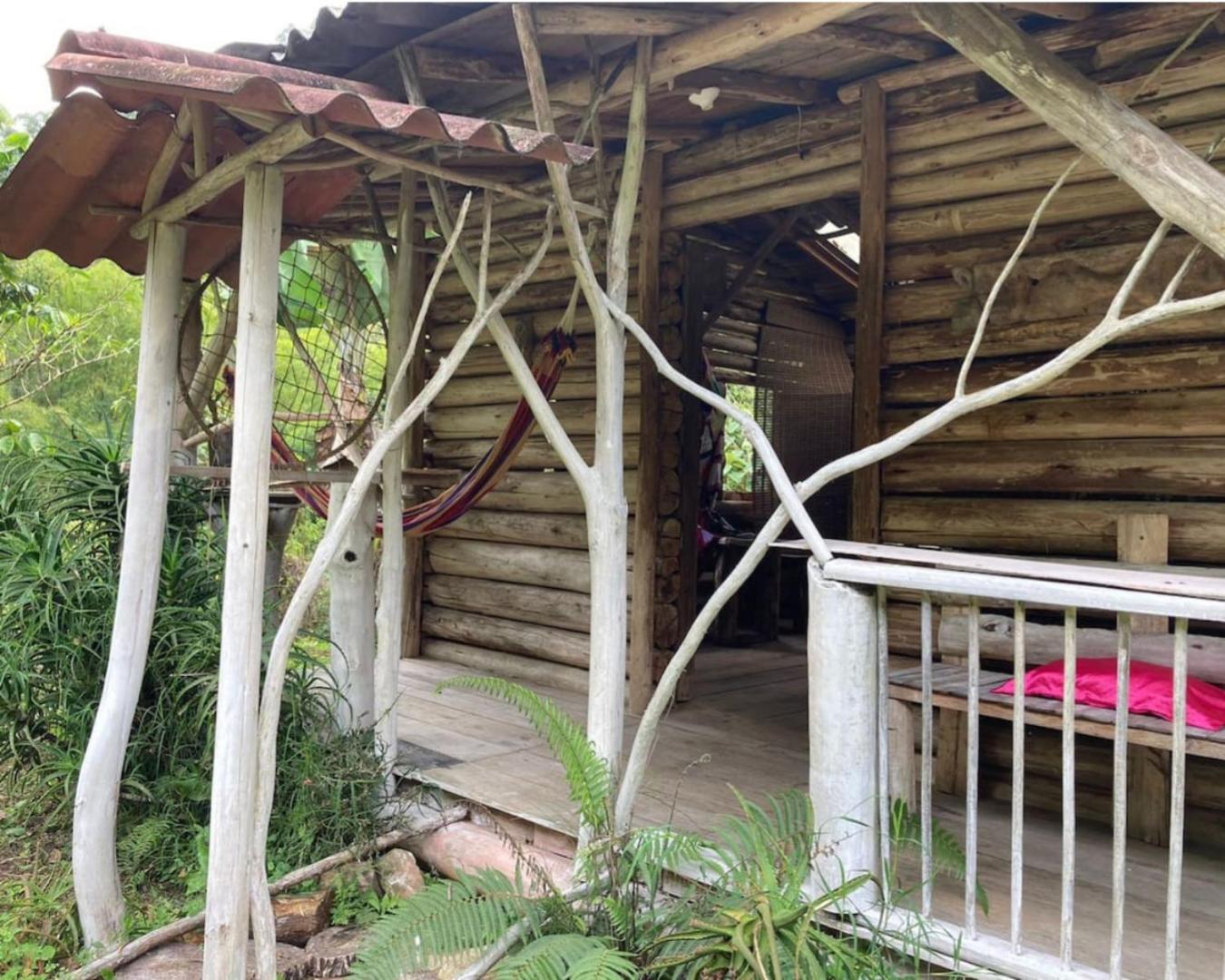Casa sol y montaña