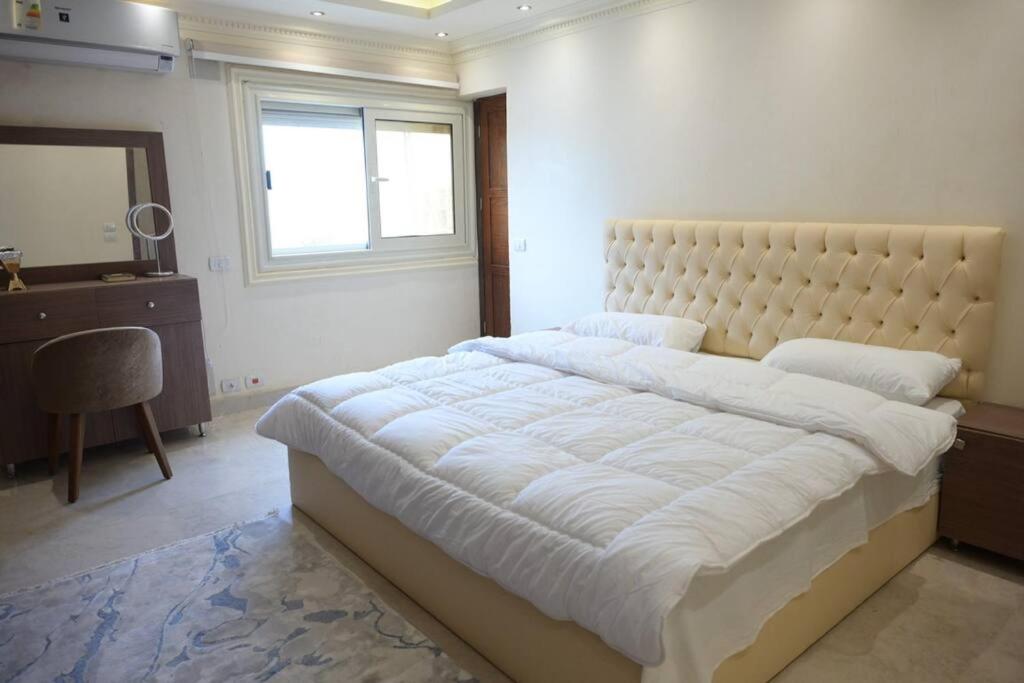 EG-CN-20 Three bedroom nile view