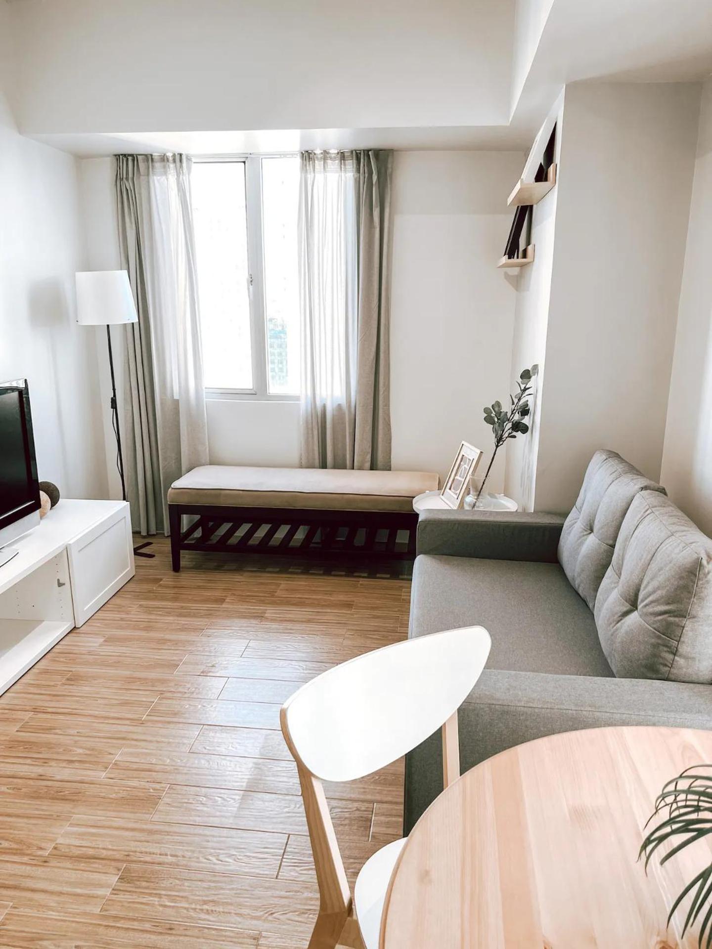 One Bedroom with Pool at Avida Tower 1 Ayala IT Park view 4