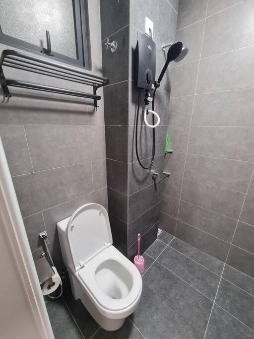Tiny Studio Suite Near Gleneagles 10 mins to KLCC