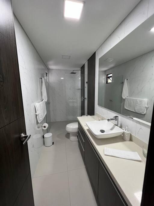 401 Luxury apartment in hearth of El Poblado + View!