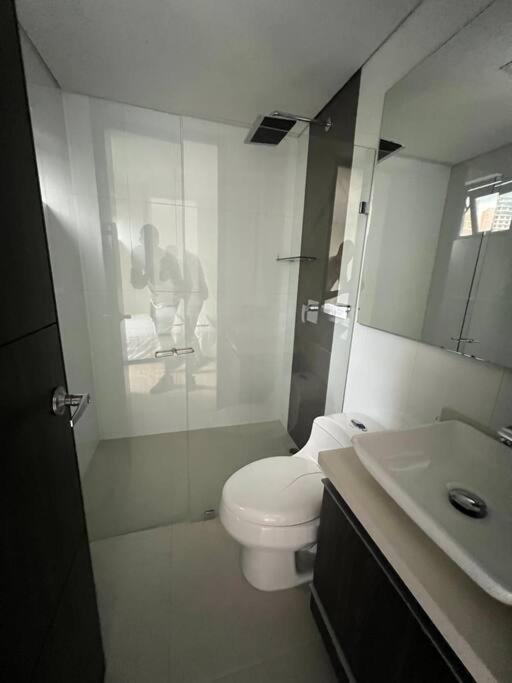 401 Luxury apartment in hearth of El Poblado + View!