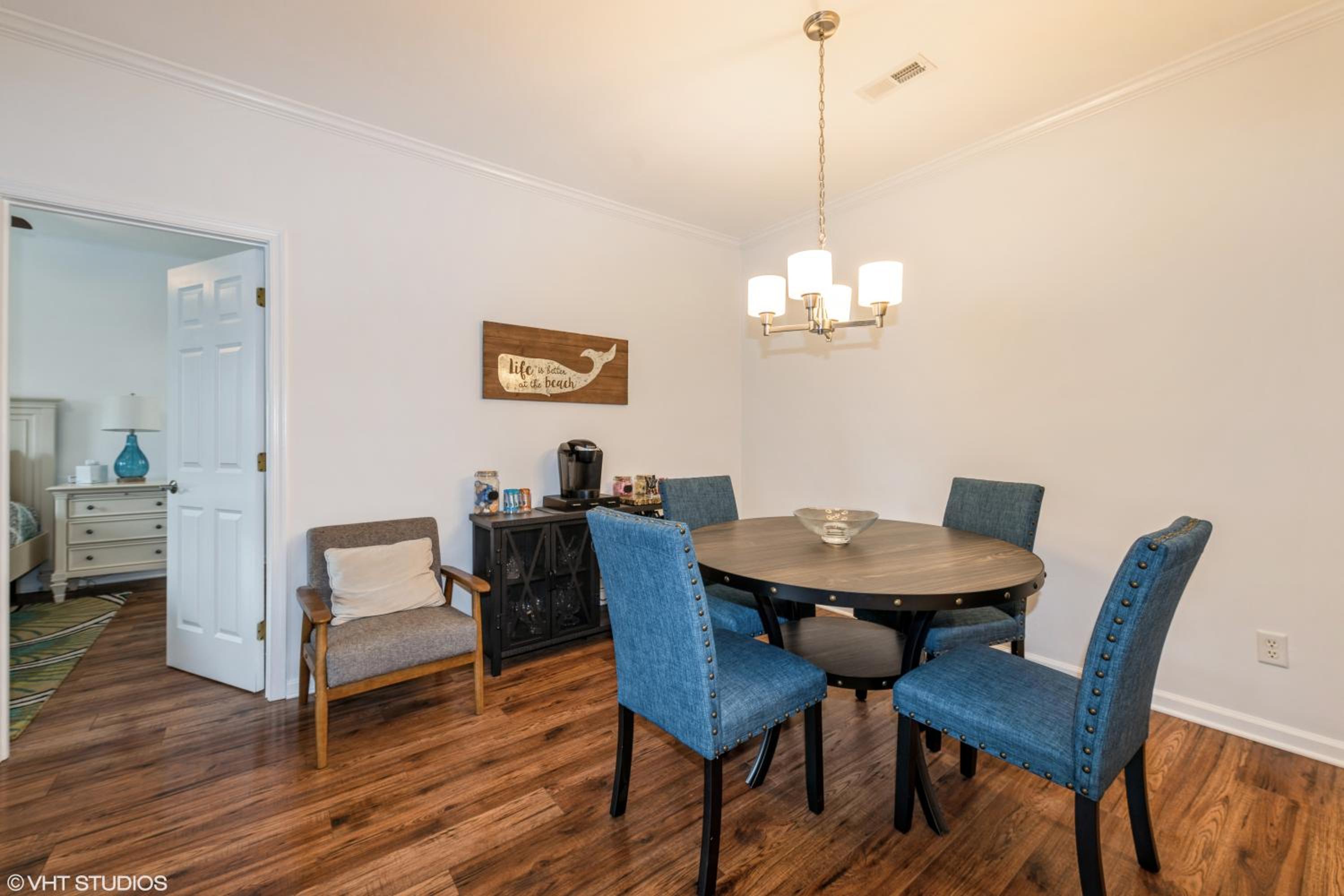 Comfy, Convenient Close to Rehoboth and Lewes! view 2