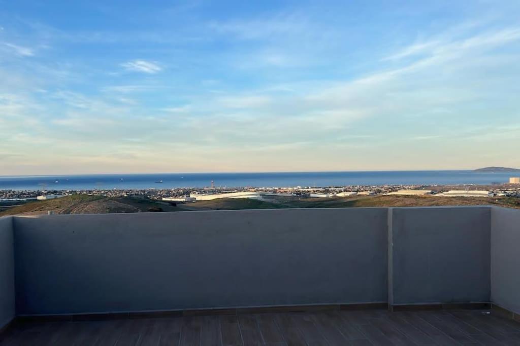 Oceanview Spacious 4 bedroom view 2