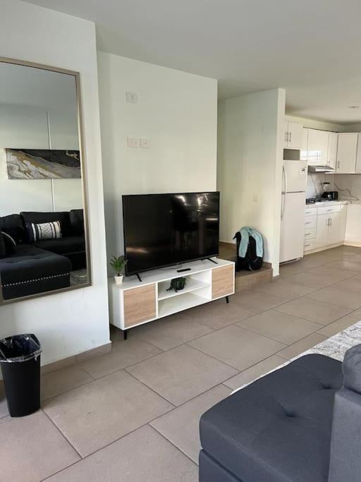 Oceanview Spacious 4 bedroom view 5