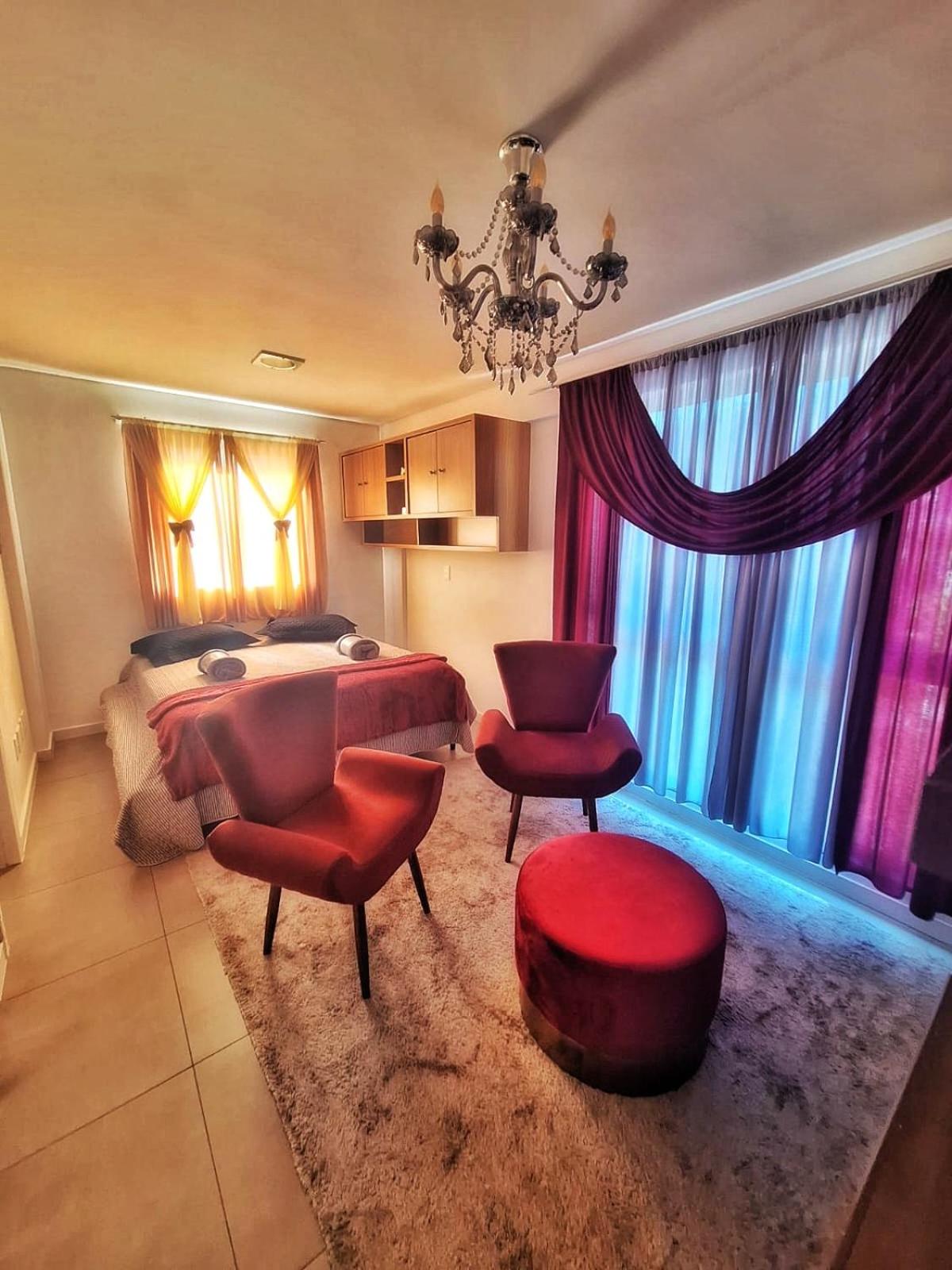 Apartamento Moderno ao Lado da Oktoberfest - Piscina & Academia - Wi-Fi & Estacionamento Gratuito