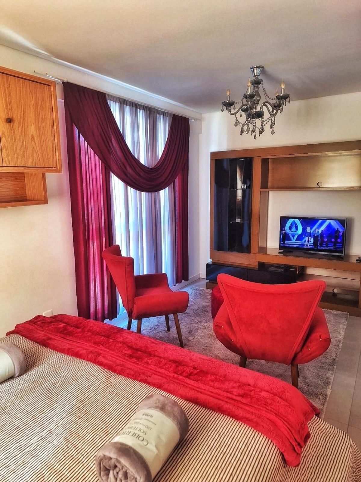 Apartamento Moderno ao Lado da Oktoberfest - Piscina & Academia - Wi-Fi & Estacionamento Gratuito