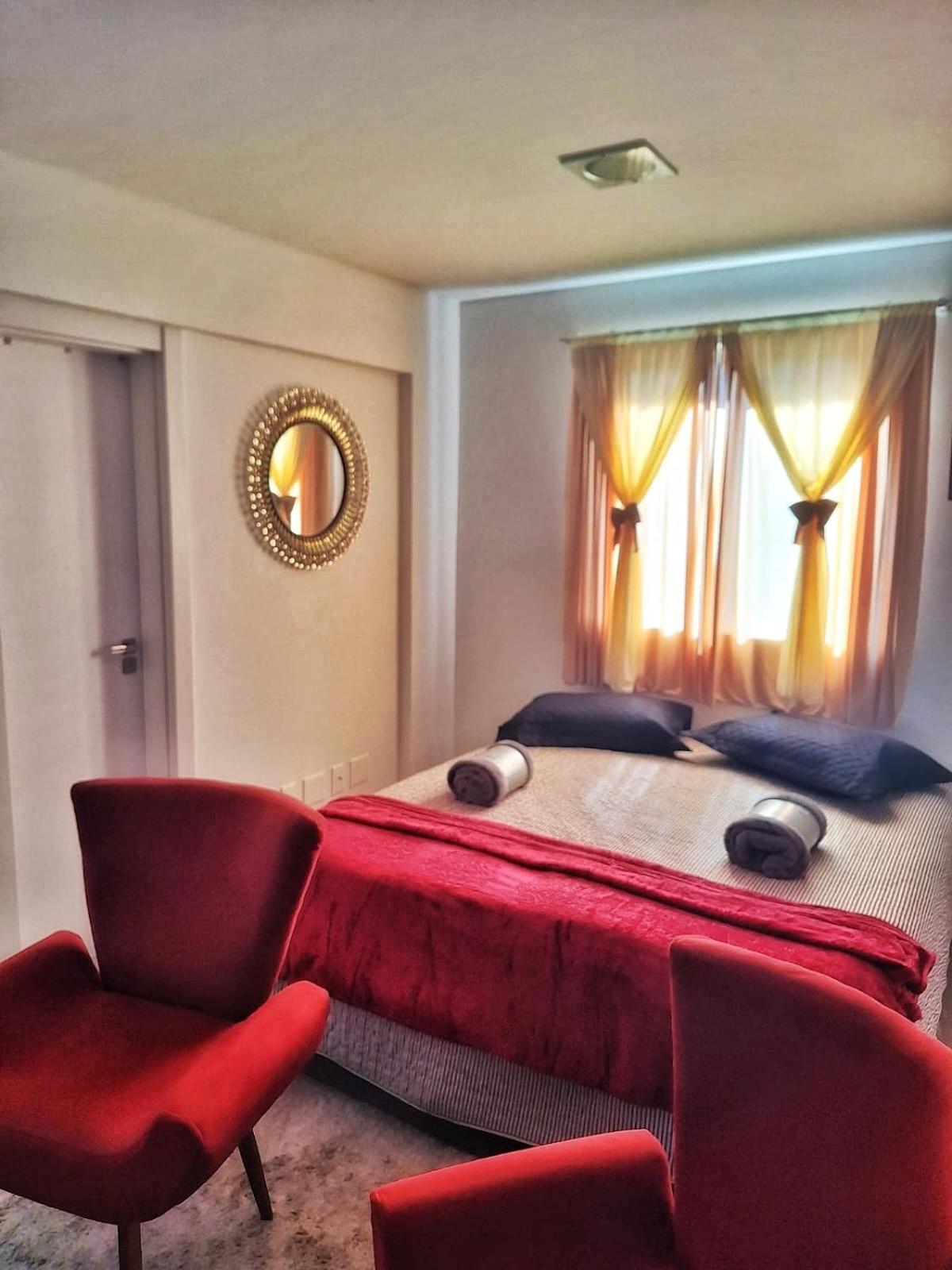 Apartamento Moderno ao Lado da Oktoberfest - Piscina & Academia - Wi-Fi & Estacionamento Gratuito