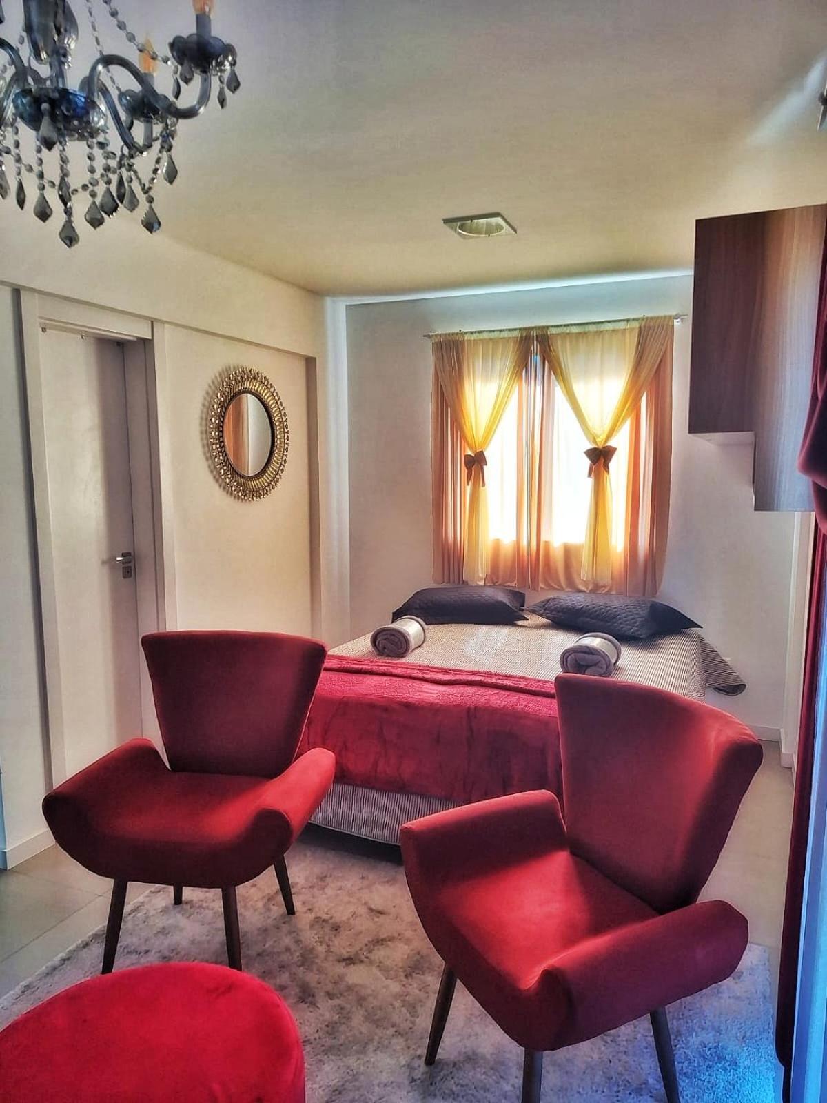 Apartamento Moderno ao Lado da Oktoberfest - Piscina & Academia - Wi-Fi & Estacionamento Gratuito