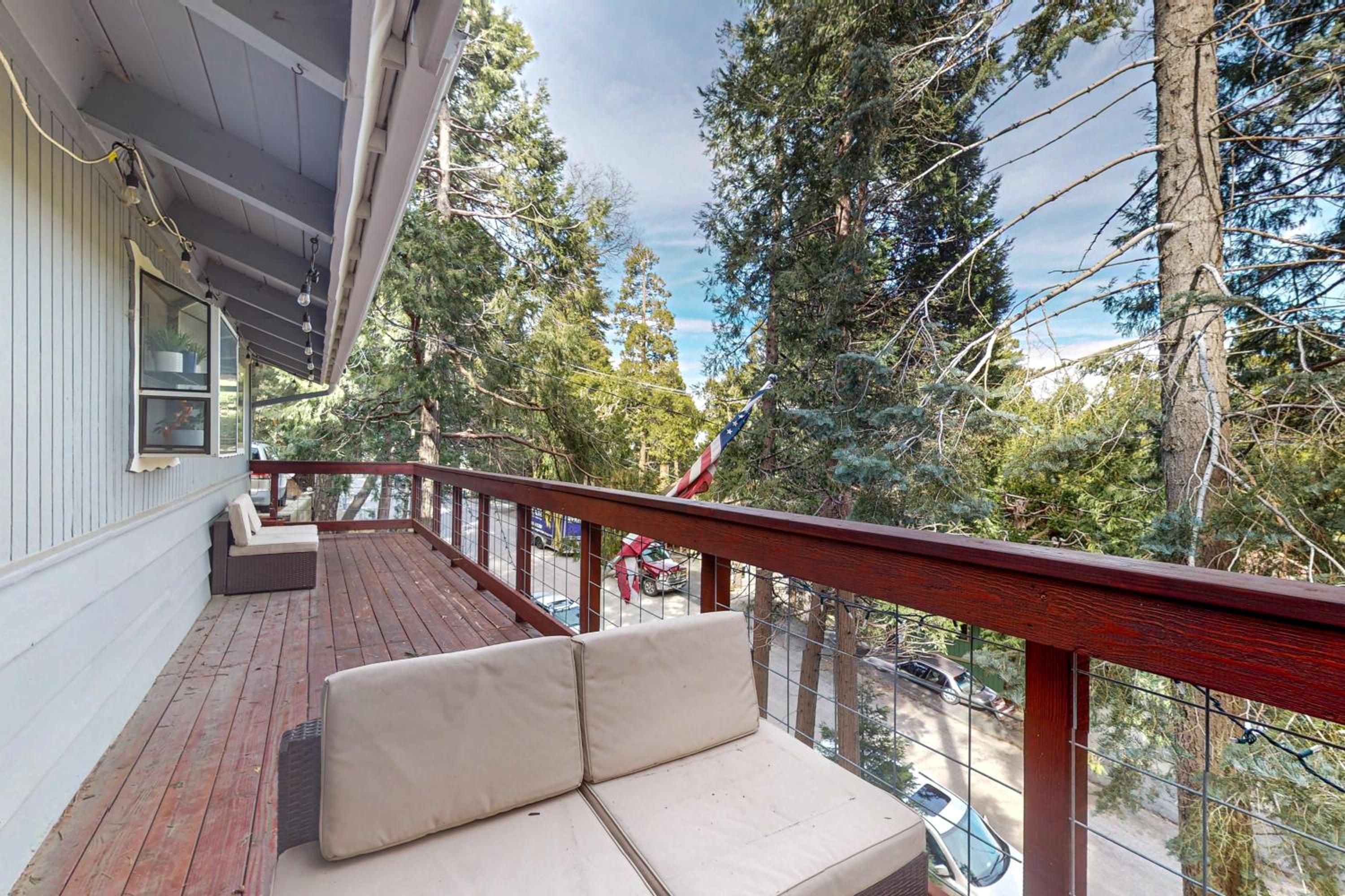 Idyllic Cabin in the Woods Cozy Crestline Retreat