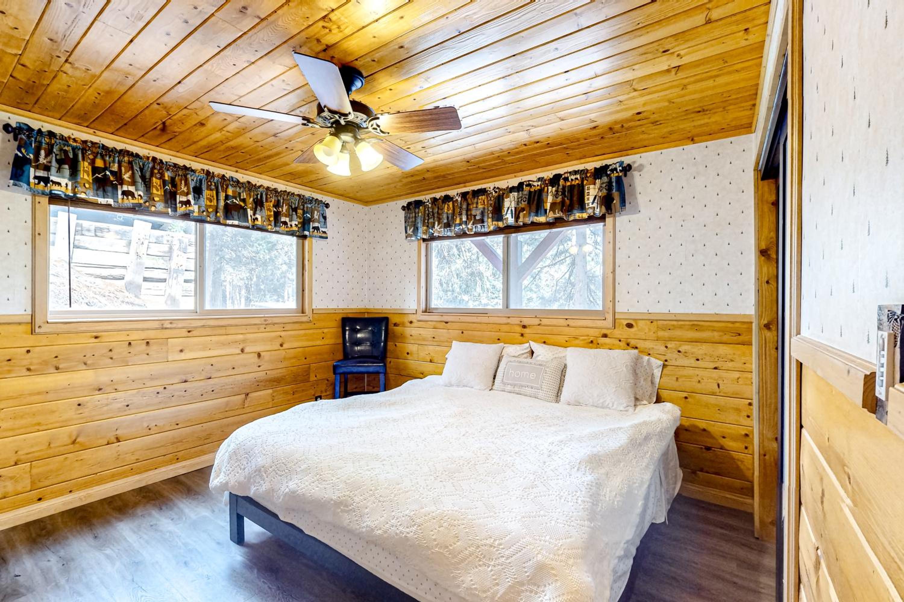 Idyllic Cabin in the Woods Cozy Crestline Retreat